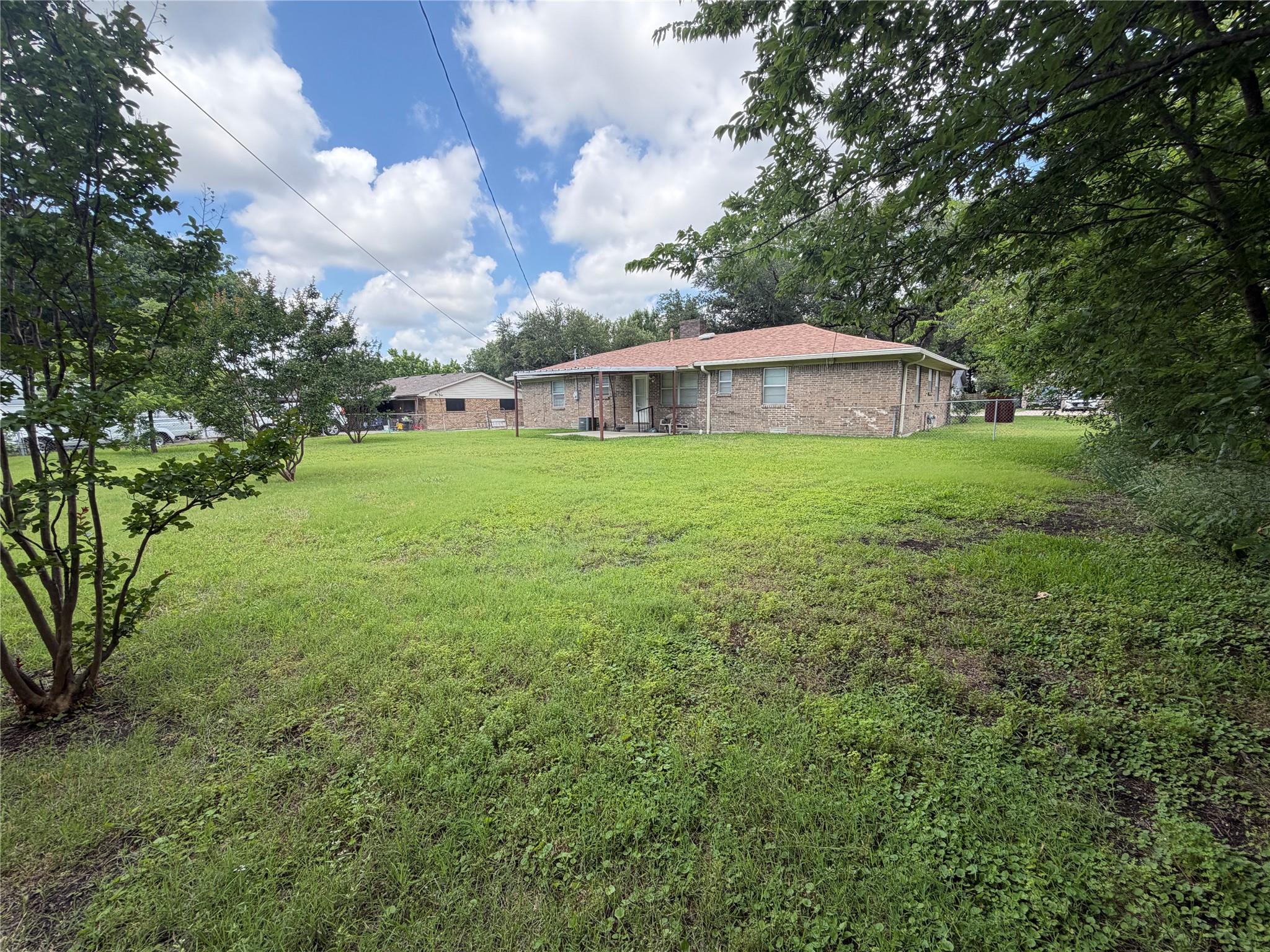 main property photo 10