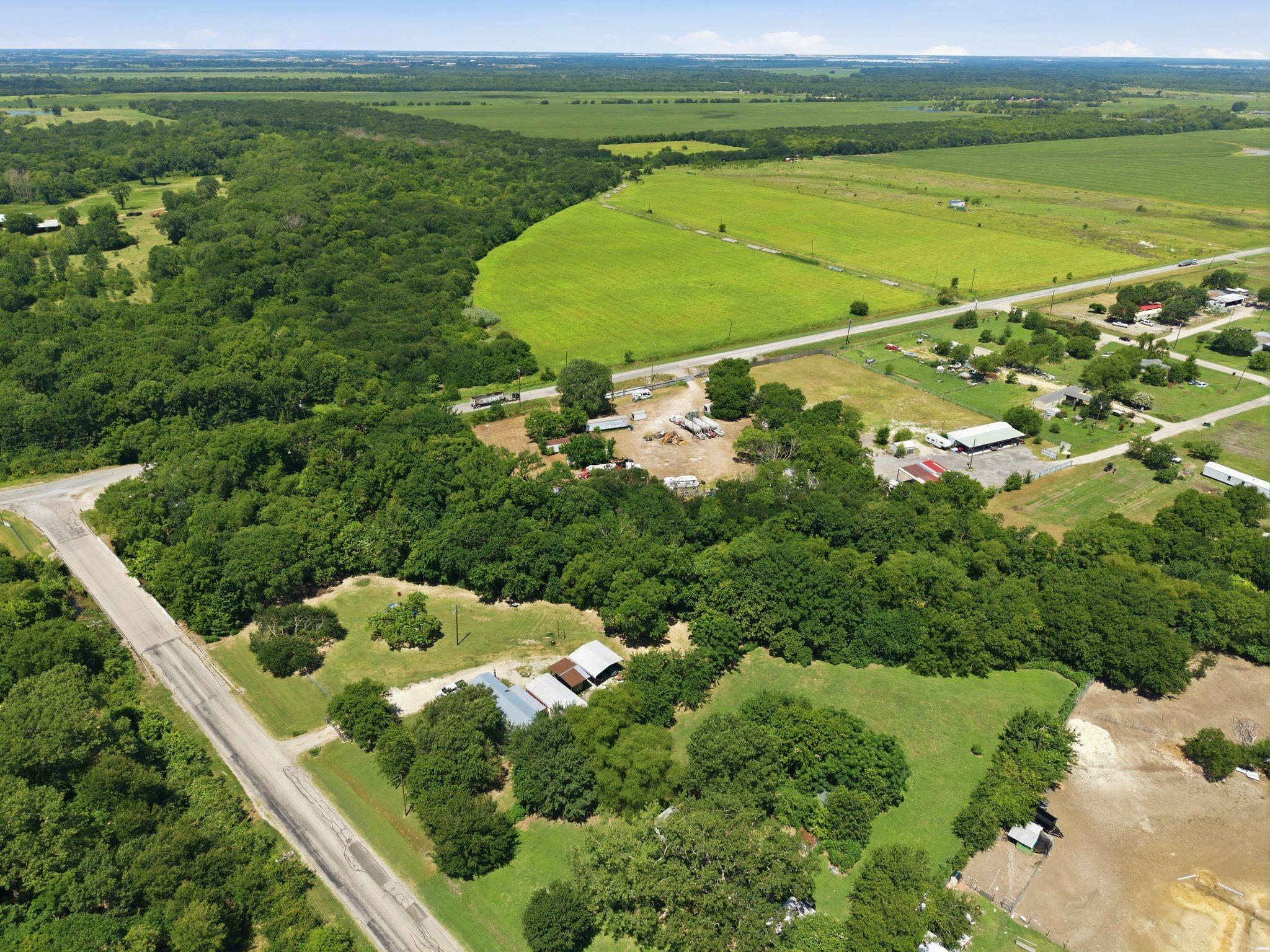 main property photo 6