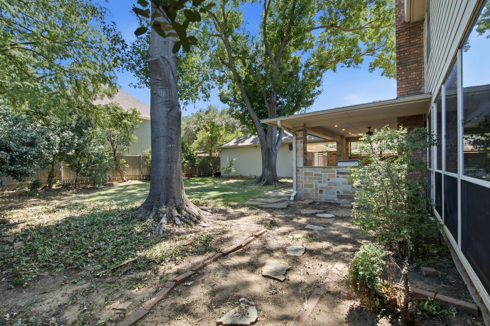 main property photo 18