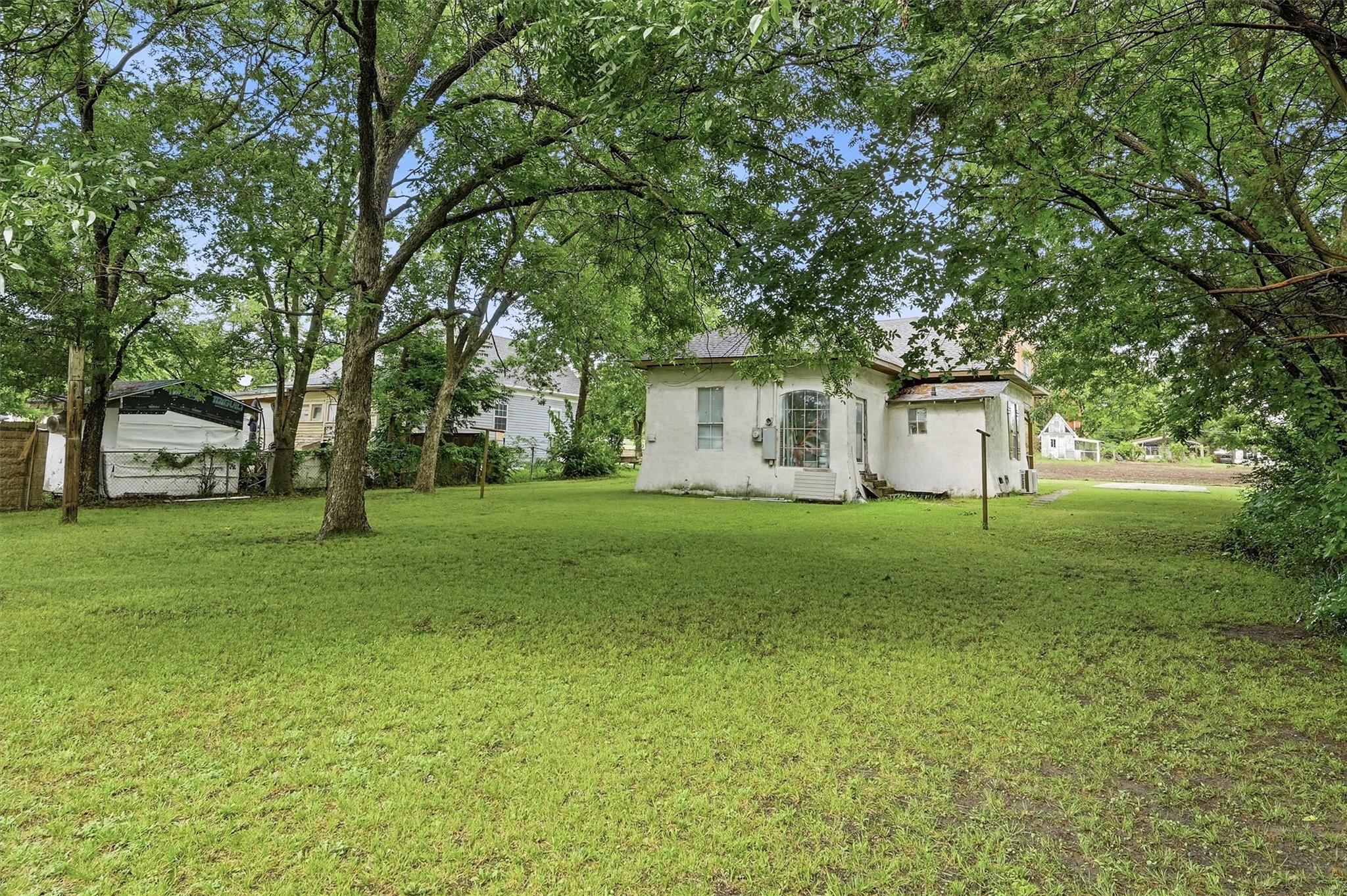 main property photo 28