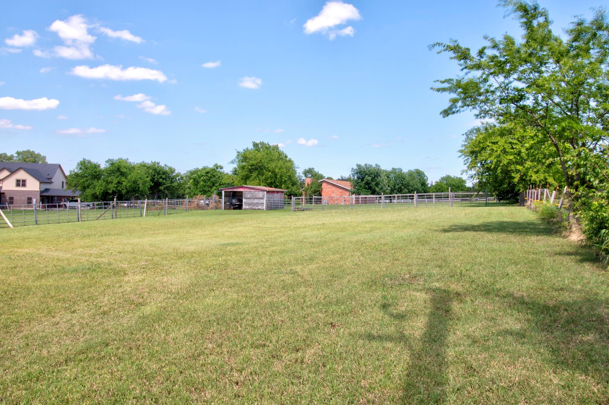 main property photo 32