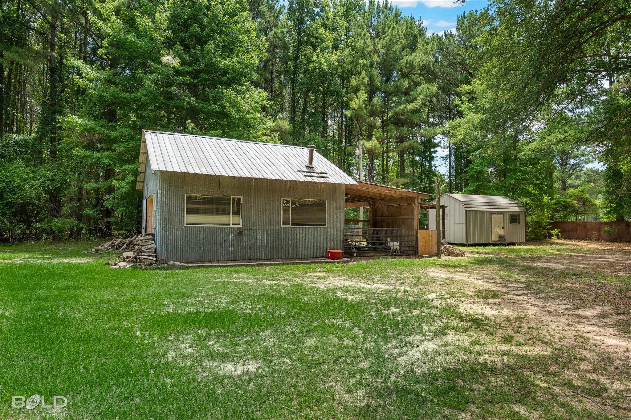 main property photo 28