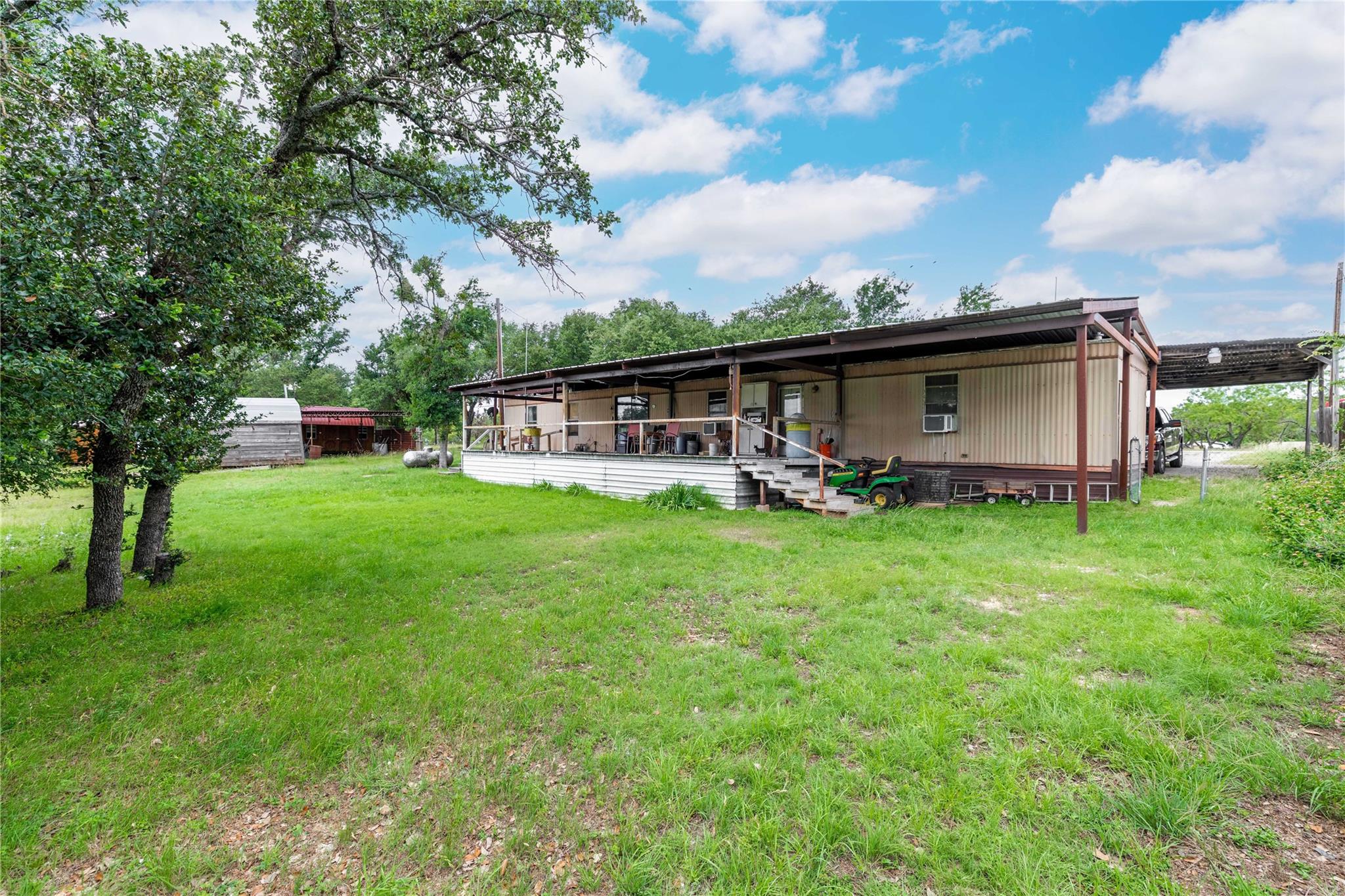 main property photo 4