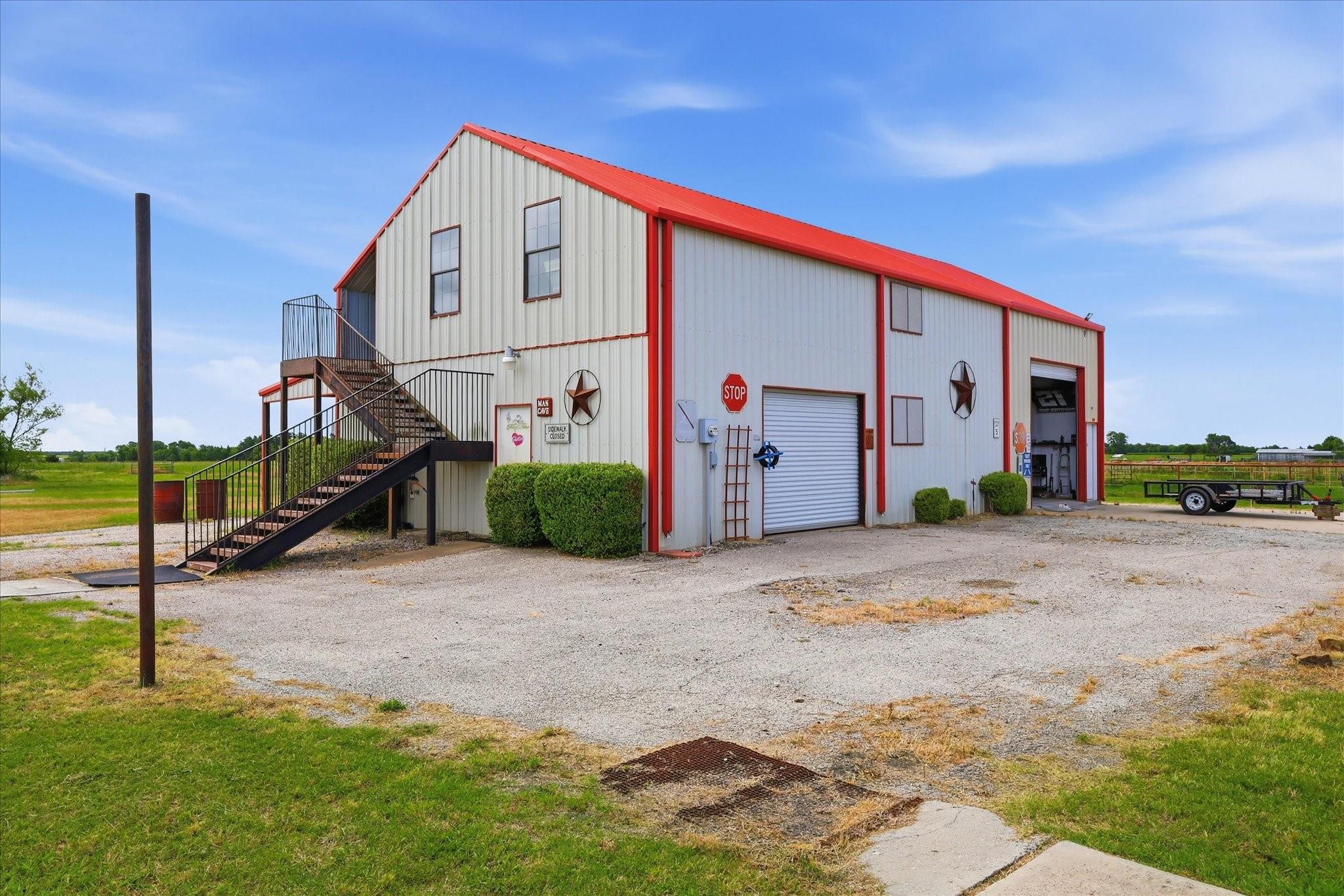 main property photo 32