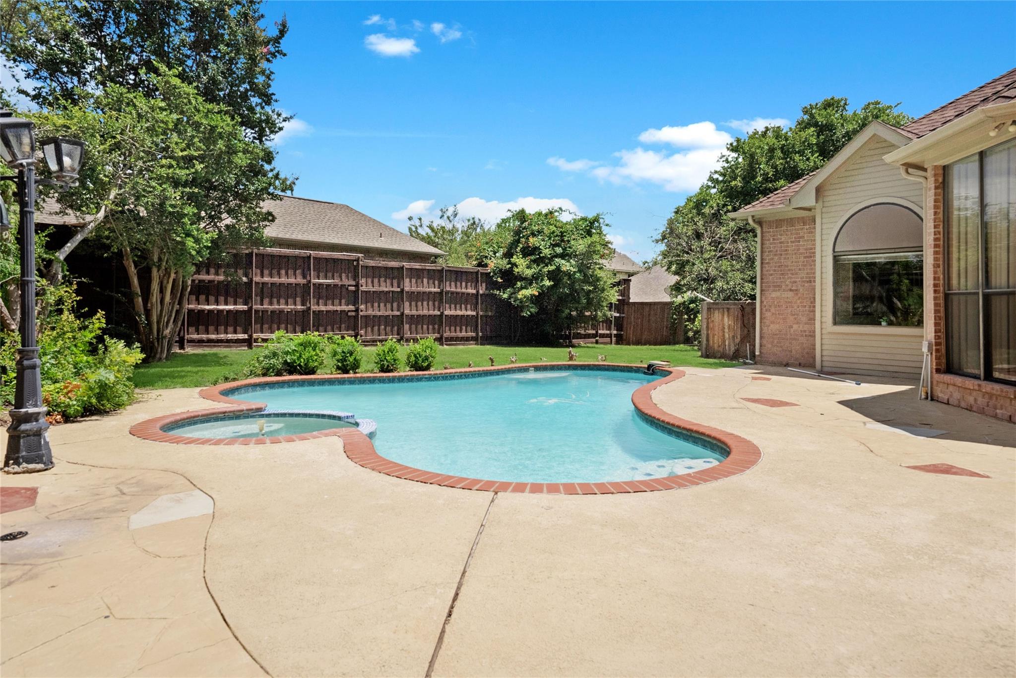 main property photo 34