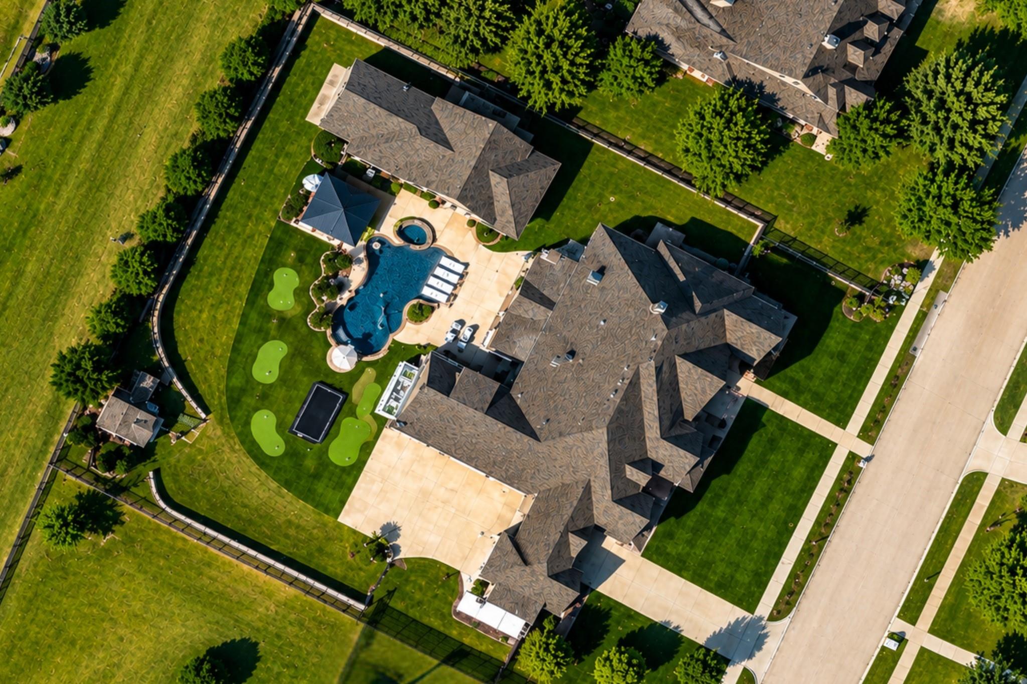 main property photo 28
