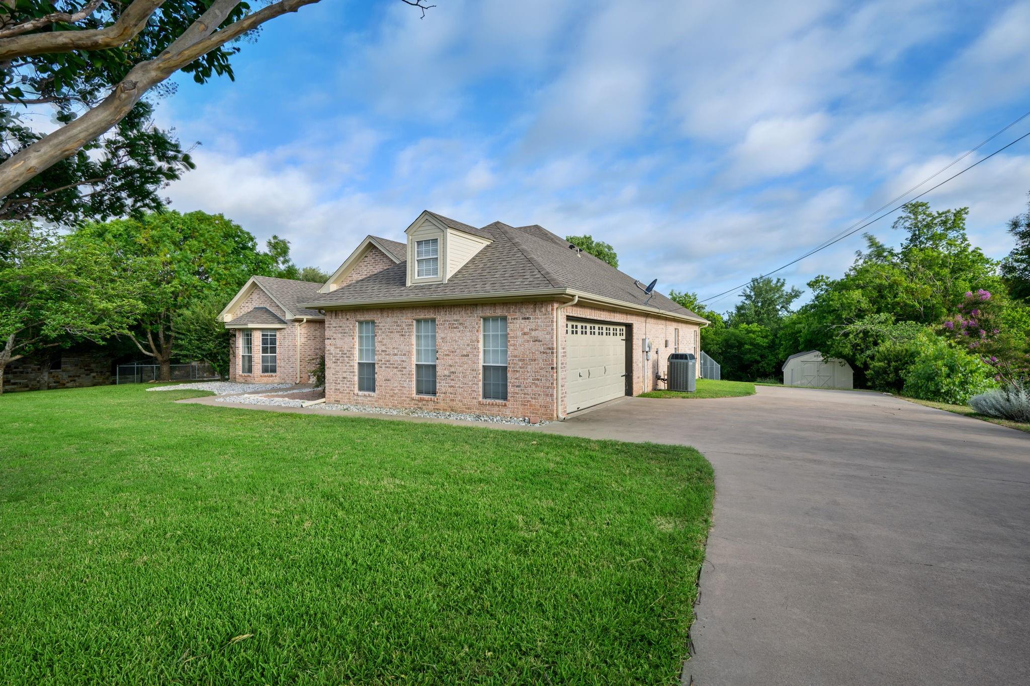 main property photo 34