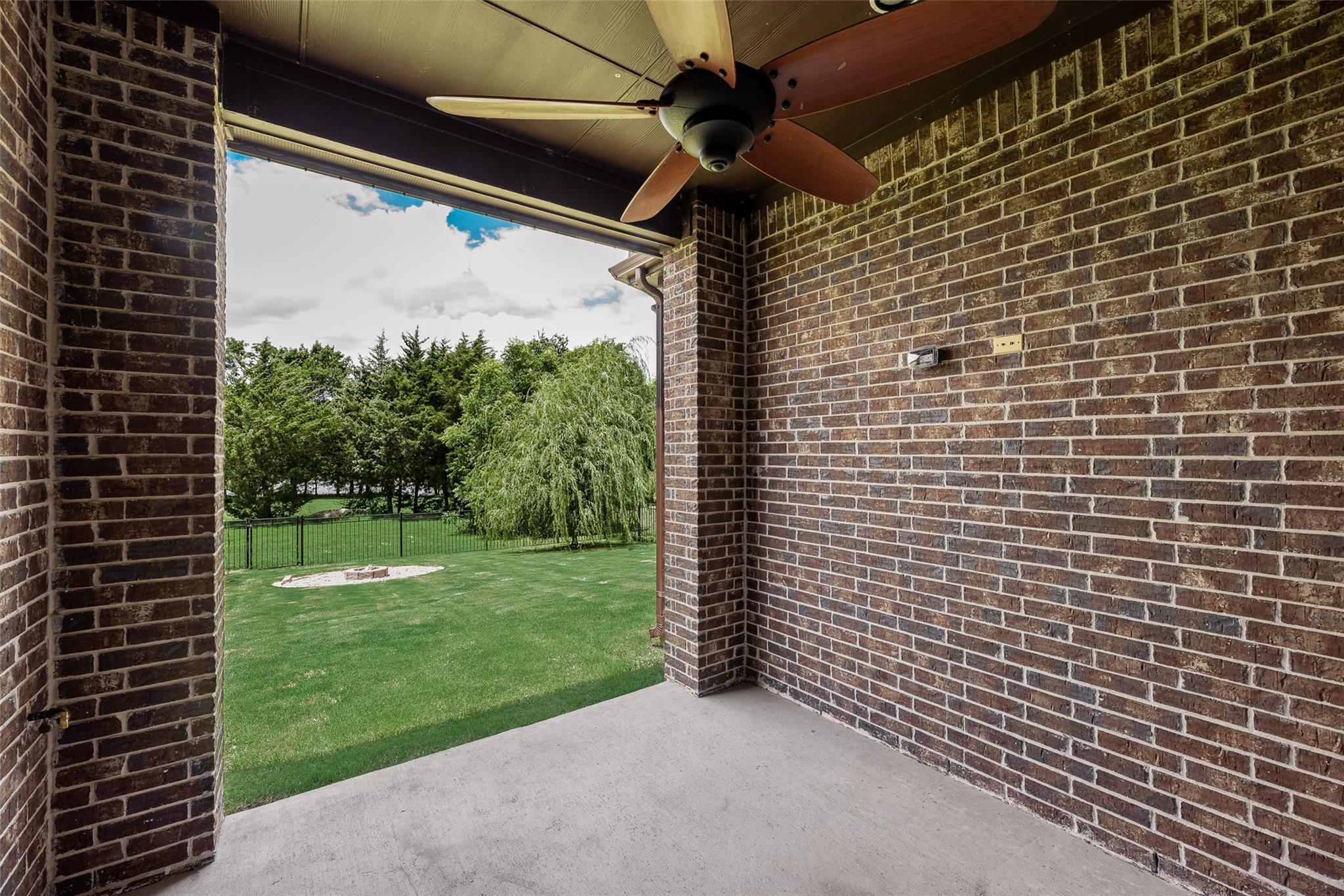 main property photo 33