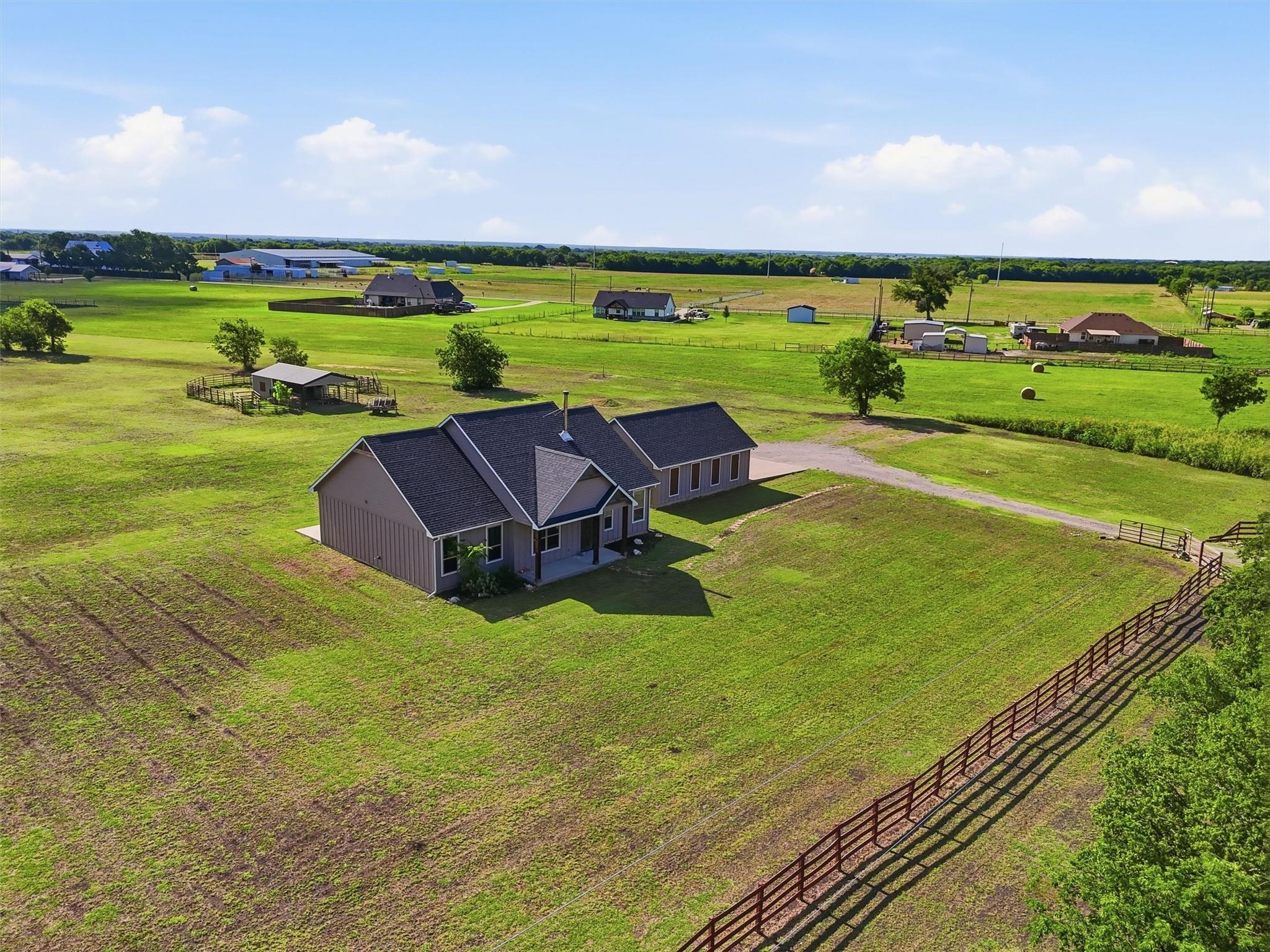 main property photo 31
