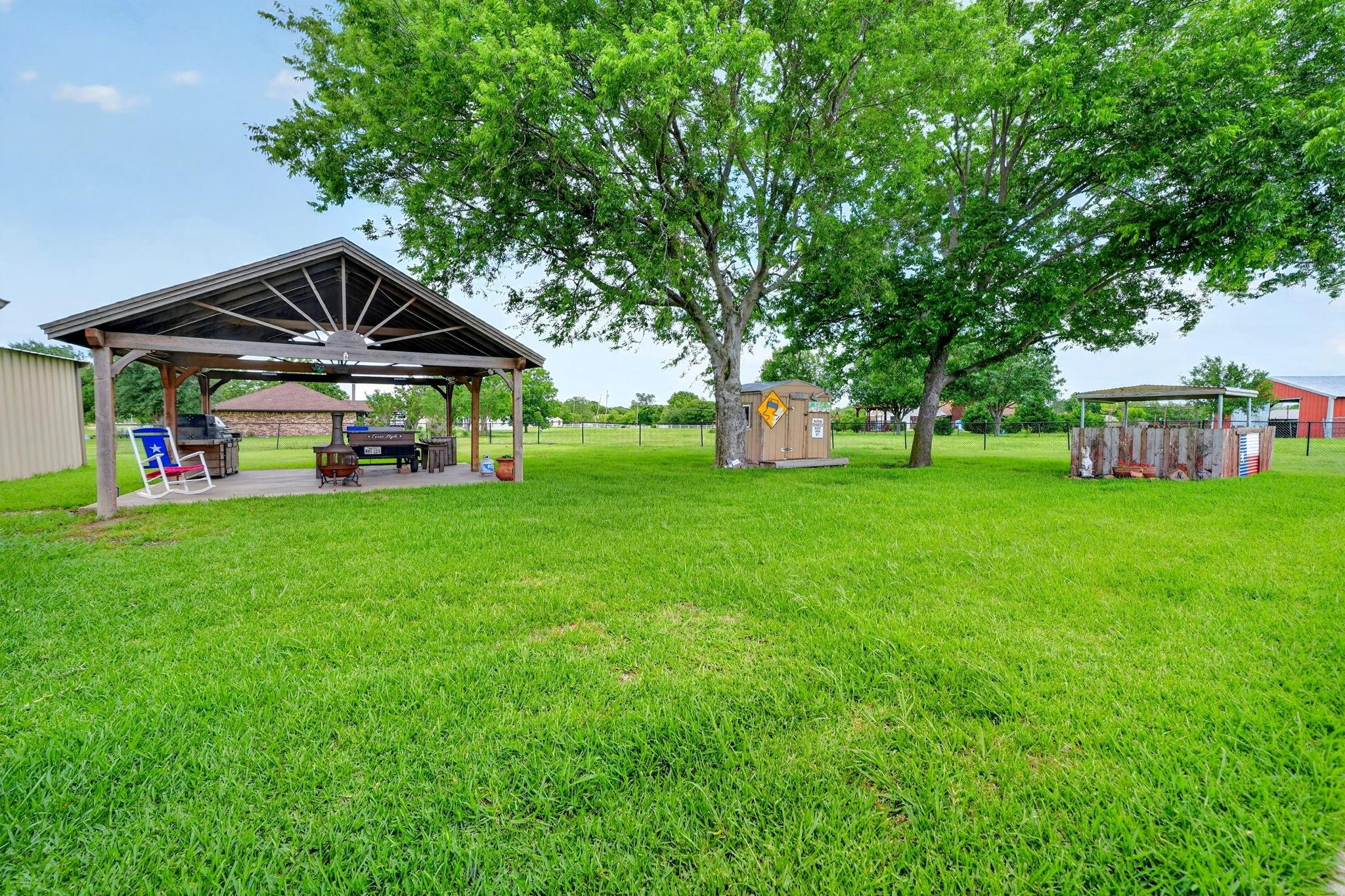 main property photo 31