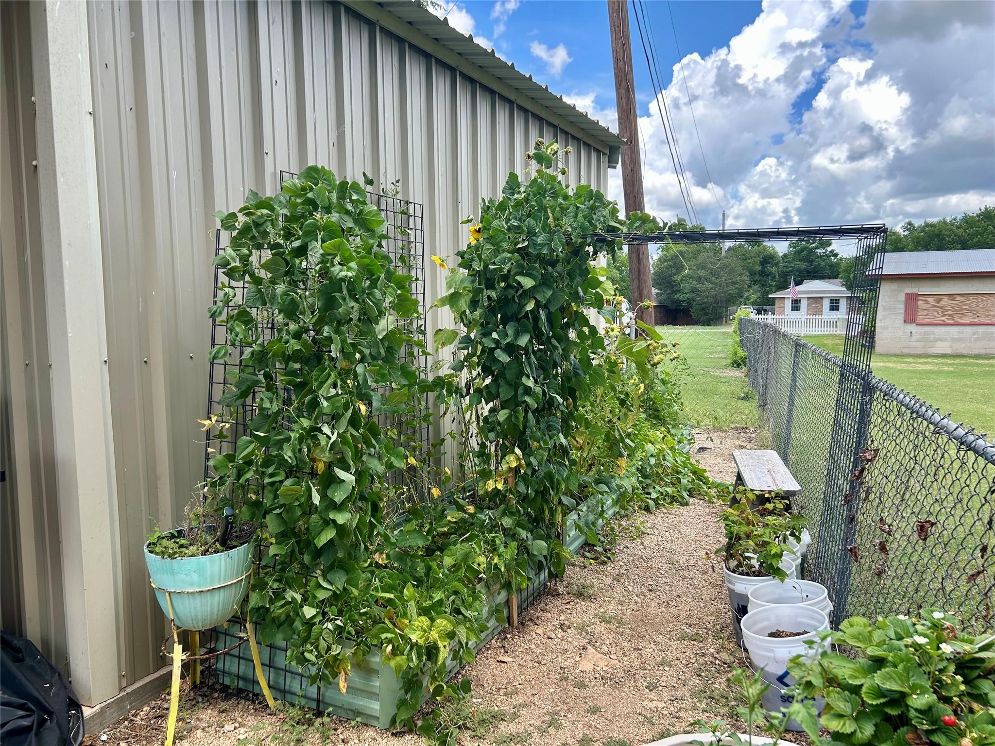 main property photo 34