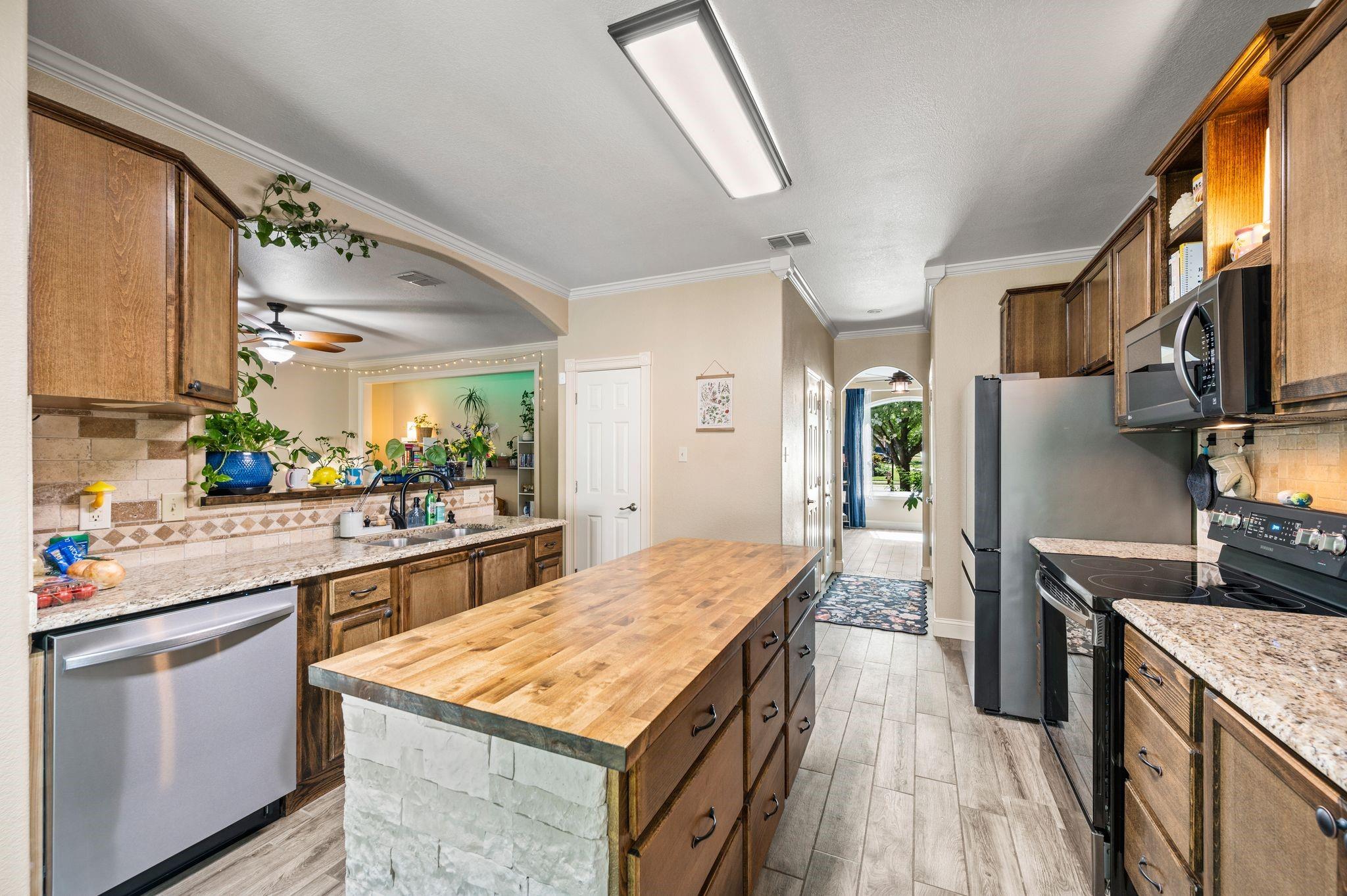 main property photo 17