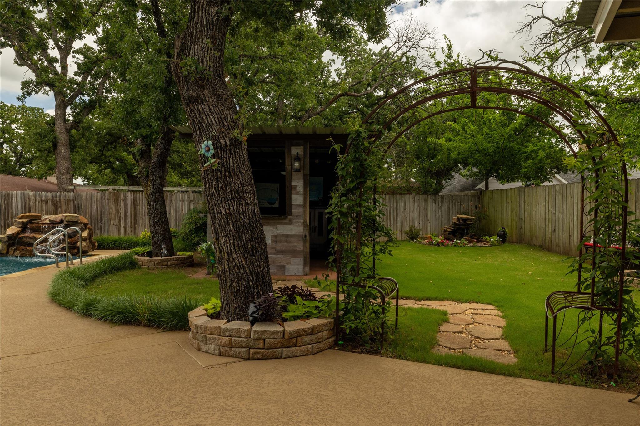 main property photo 36
