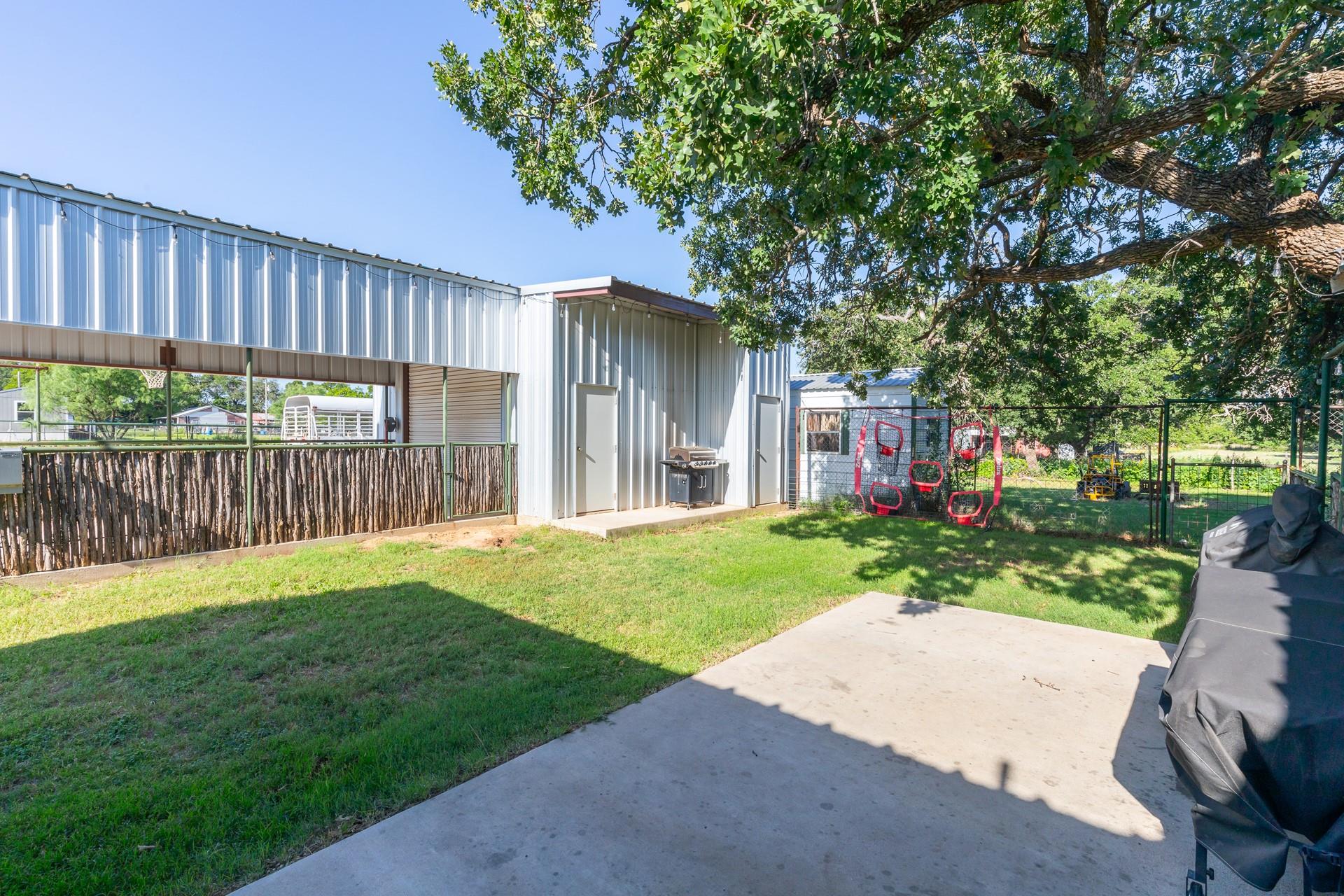 main property photo 25
