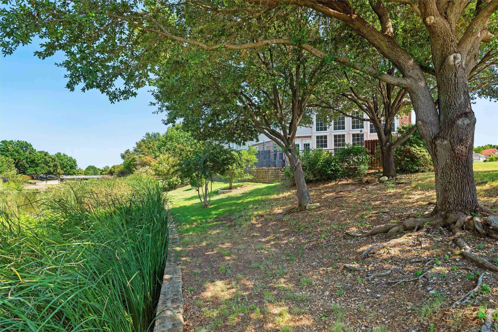 main property photo 27
