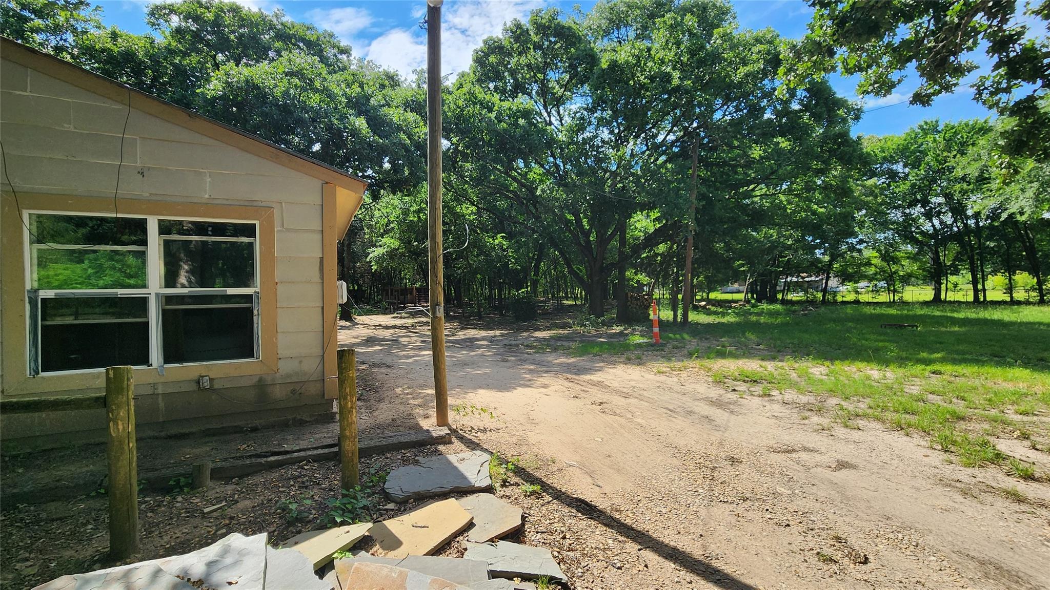 main property photo 14