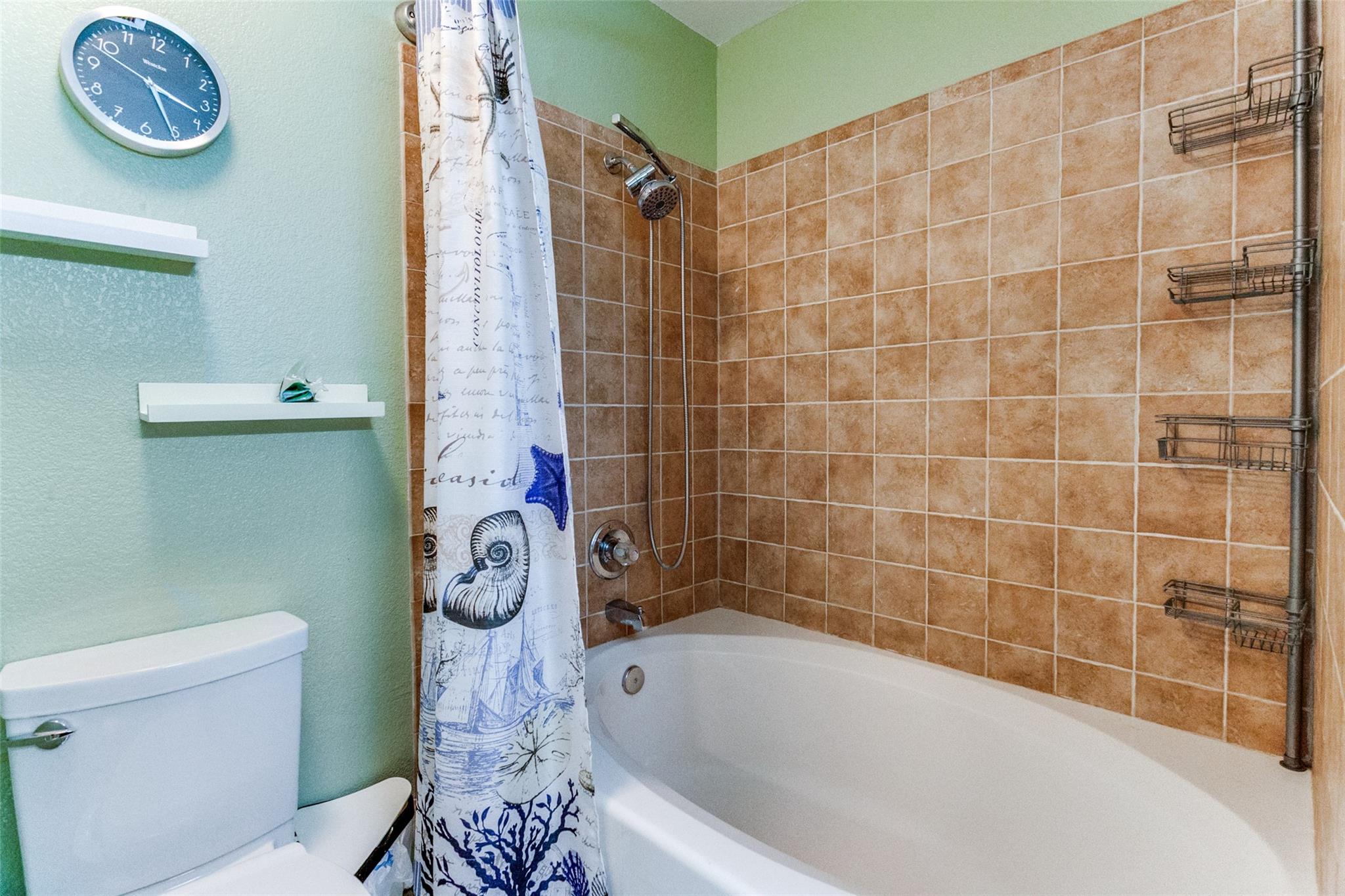 main property photo 13