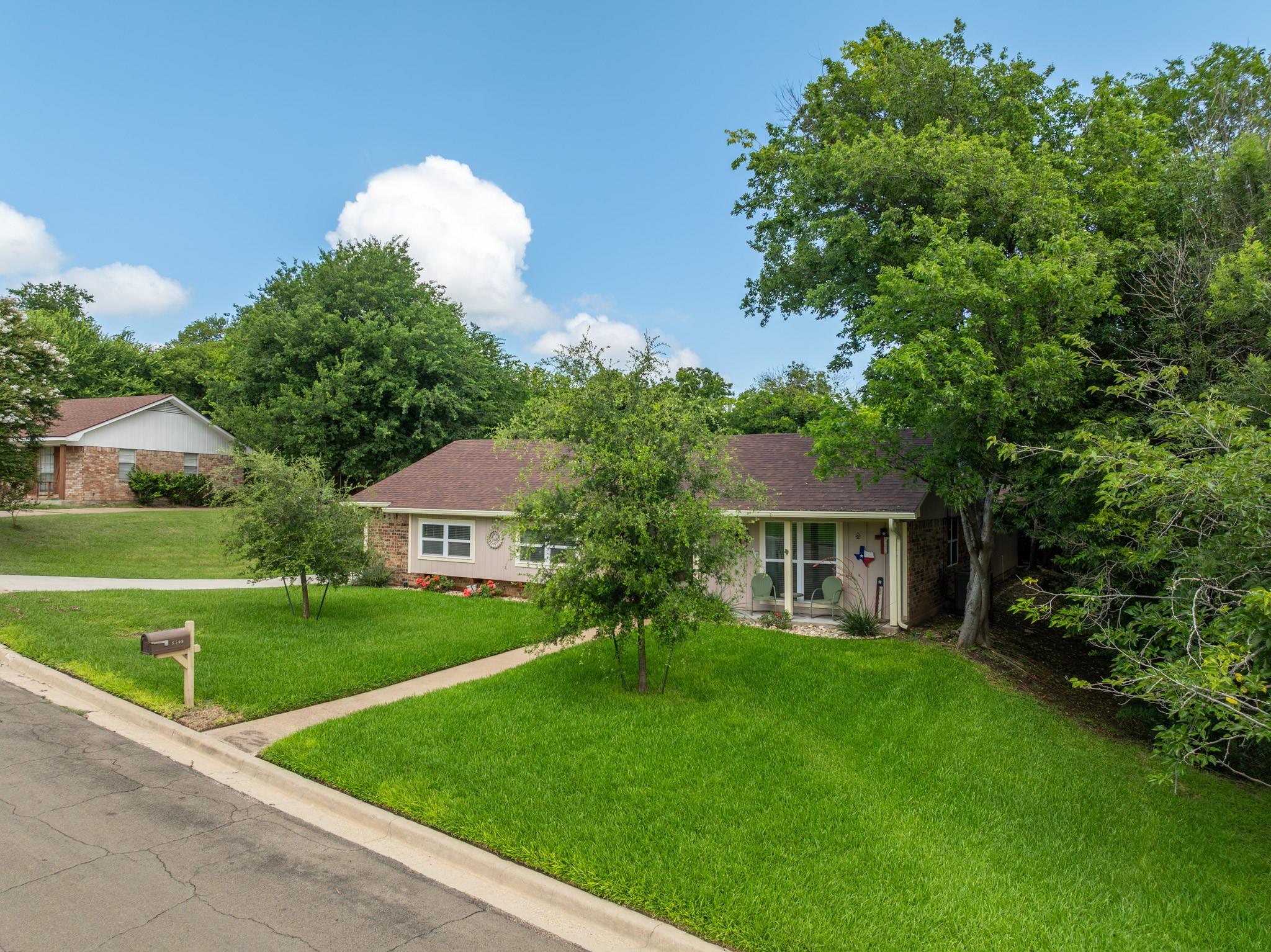 main property photo 22