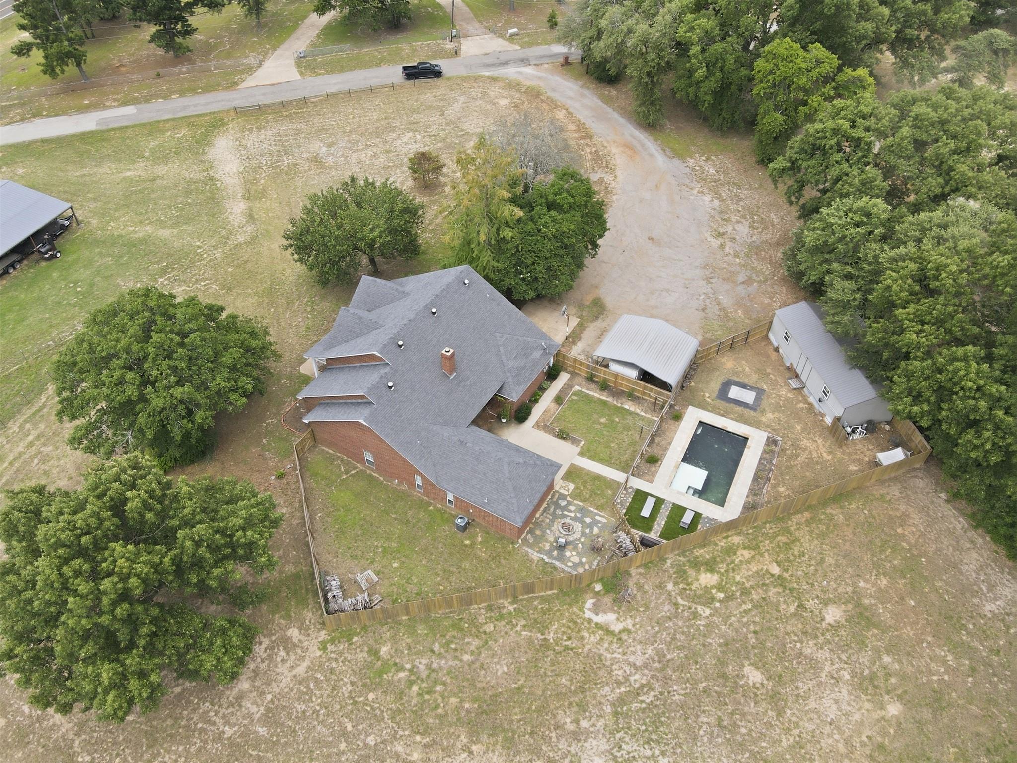 main property photo 34