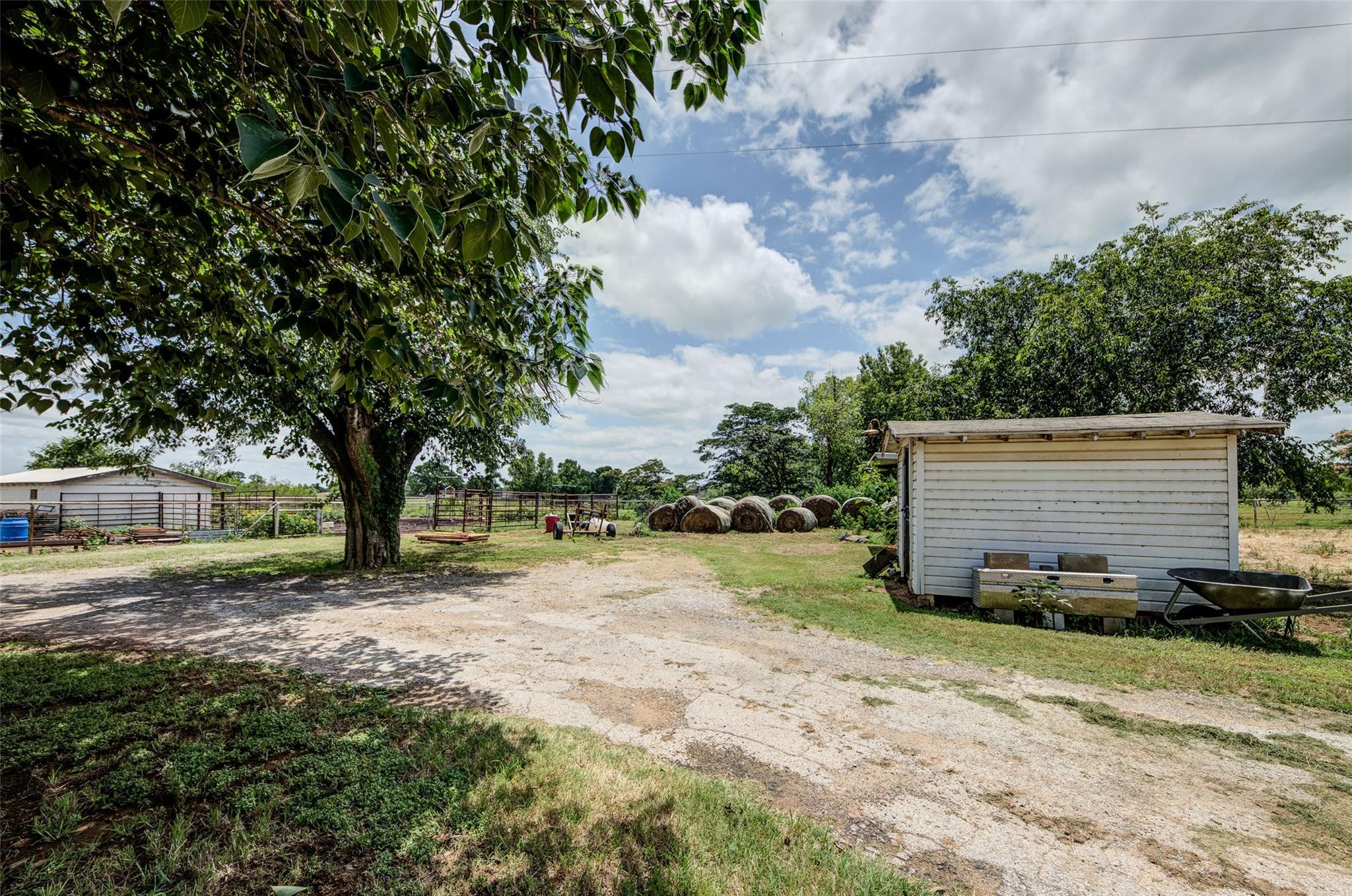 main property photo 27