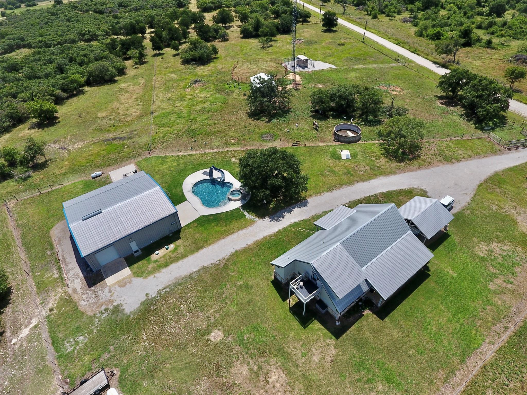 main property photo 3