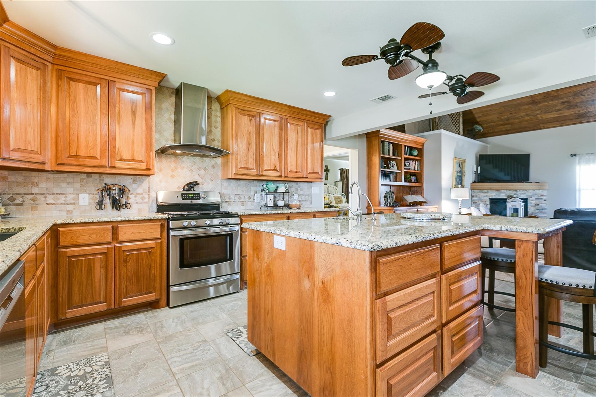main property photo 5