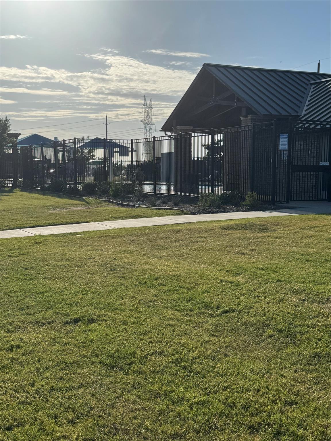 main property photo 15