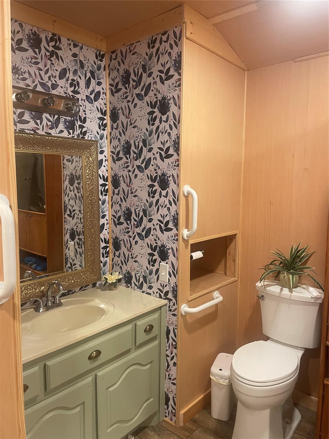 main property photo 28