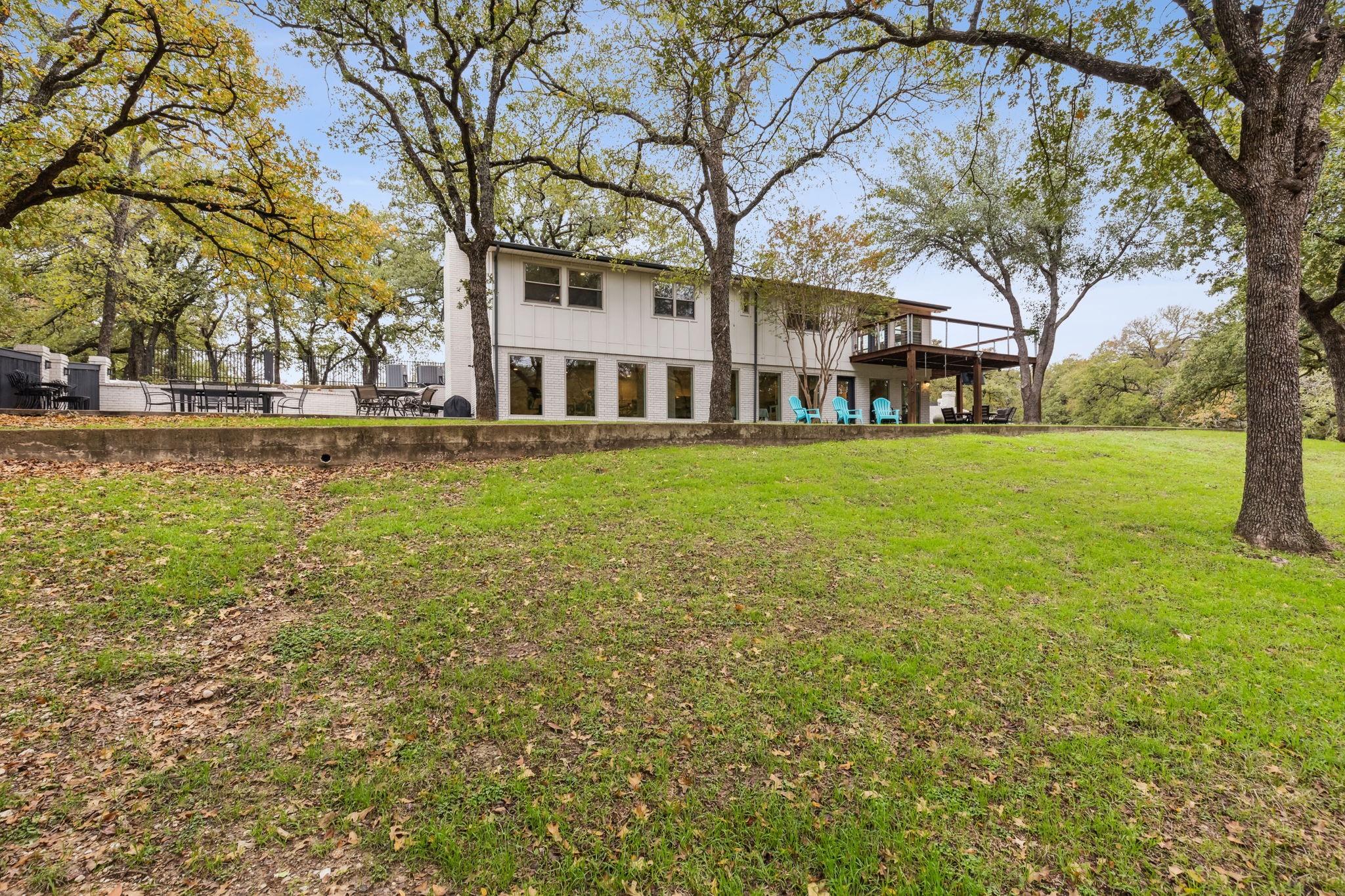 main property photo 23