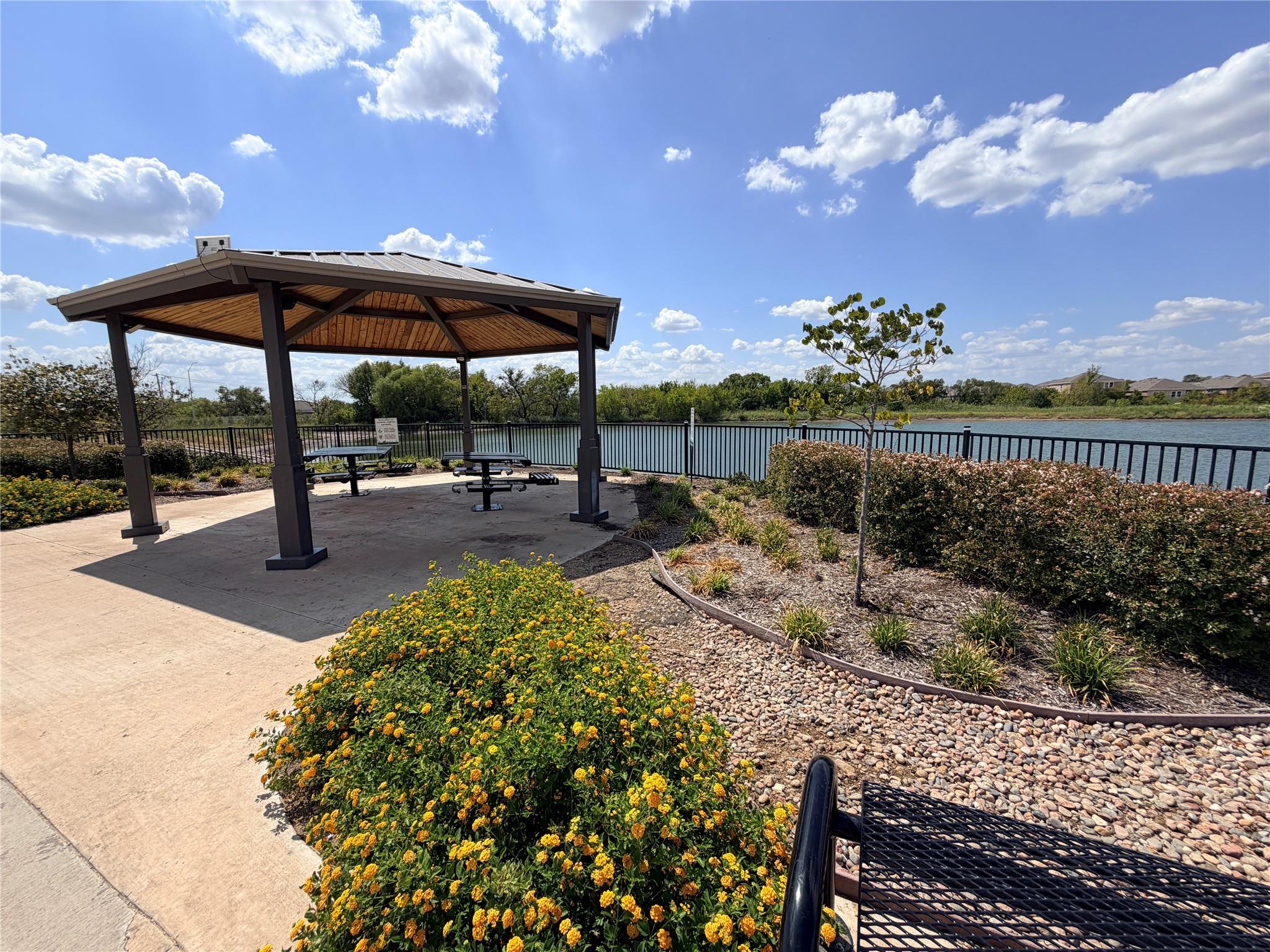 main property photo 24