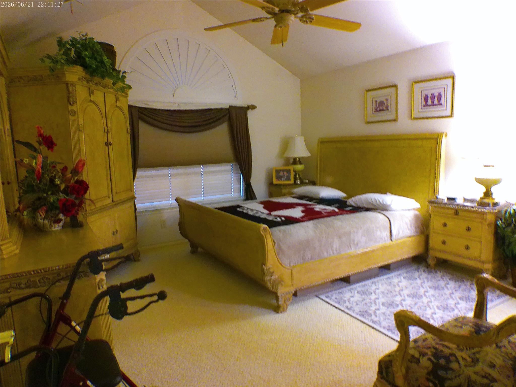 main property photo 9