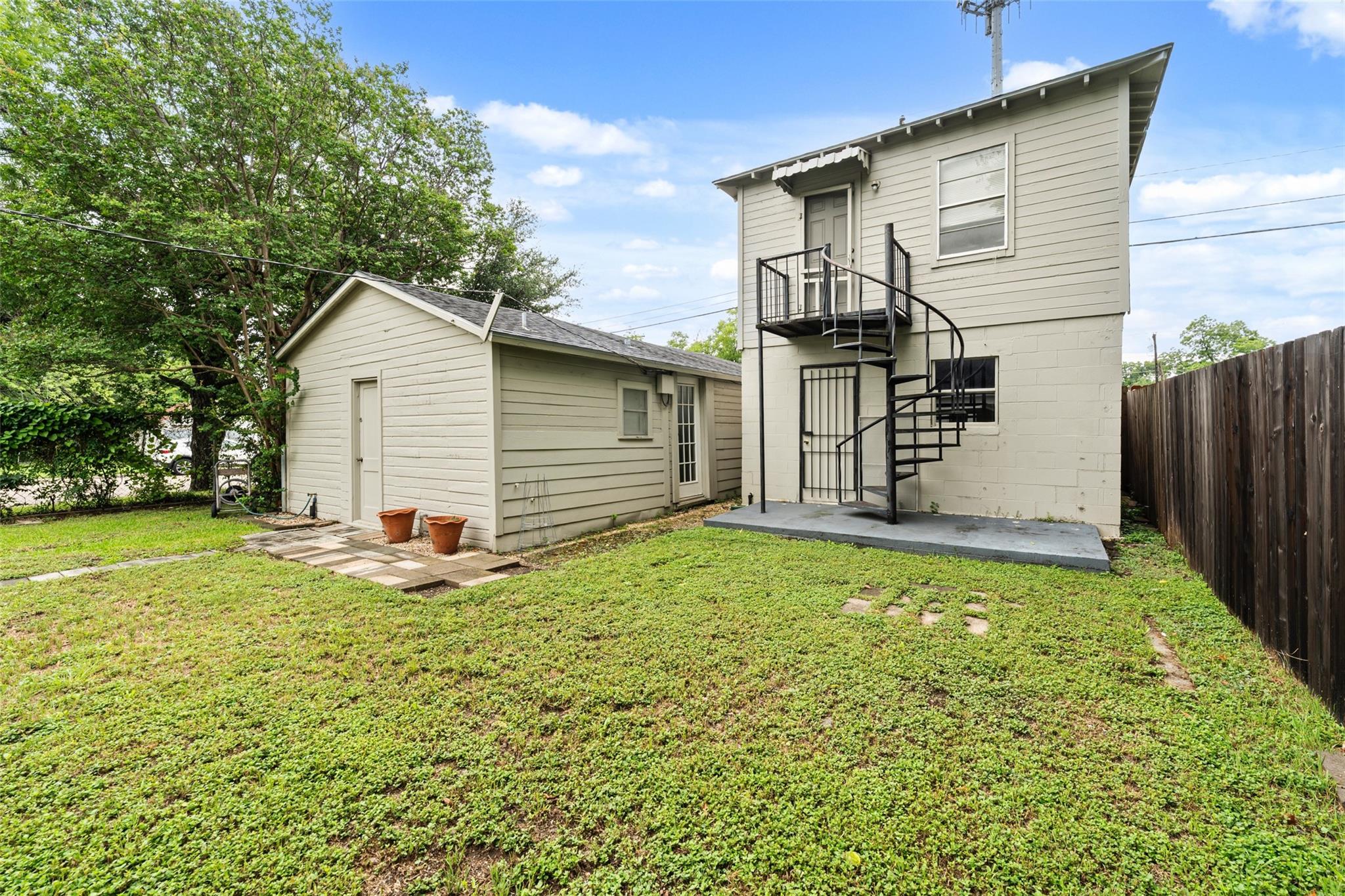 main property photo 21