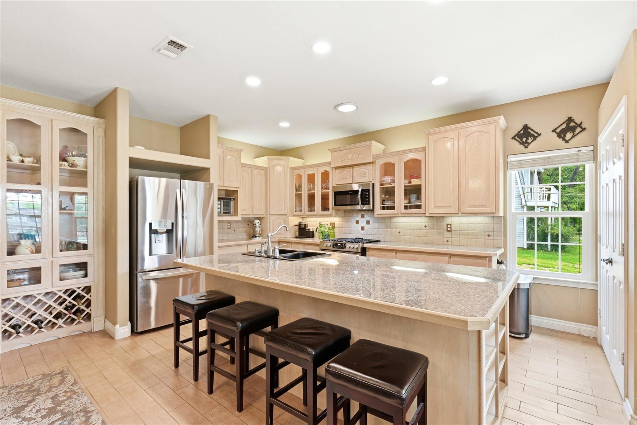 main property photo 9