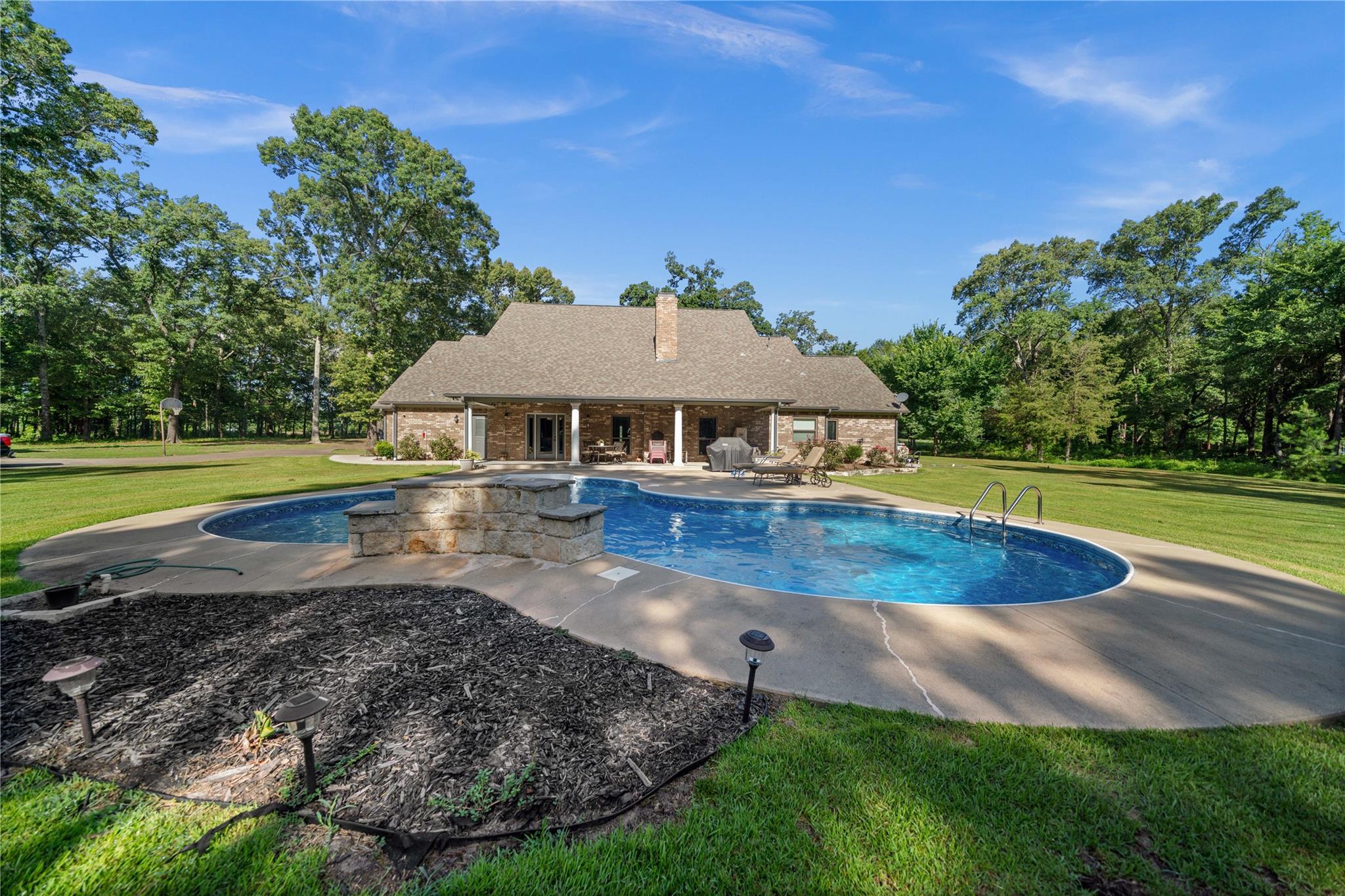 main property photo 32