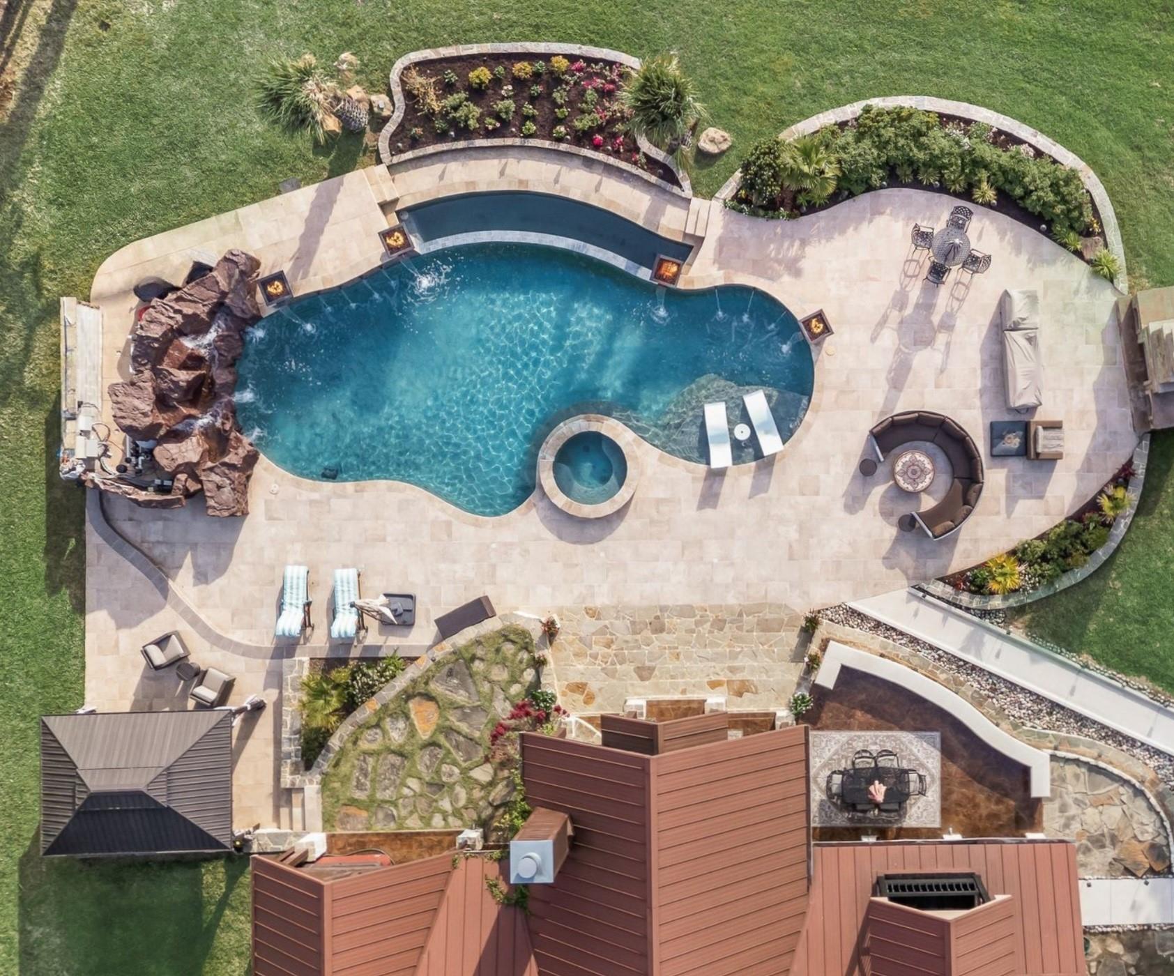 main property photo 20