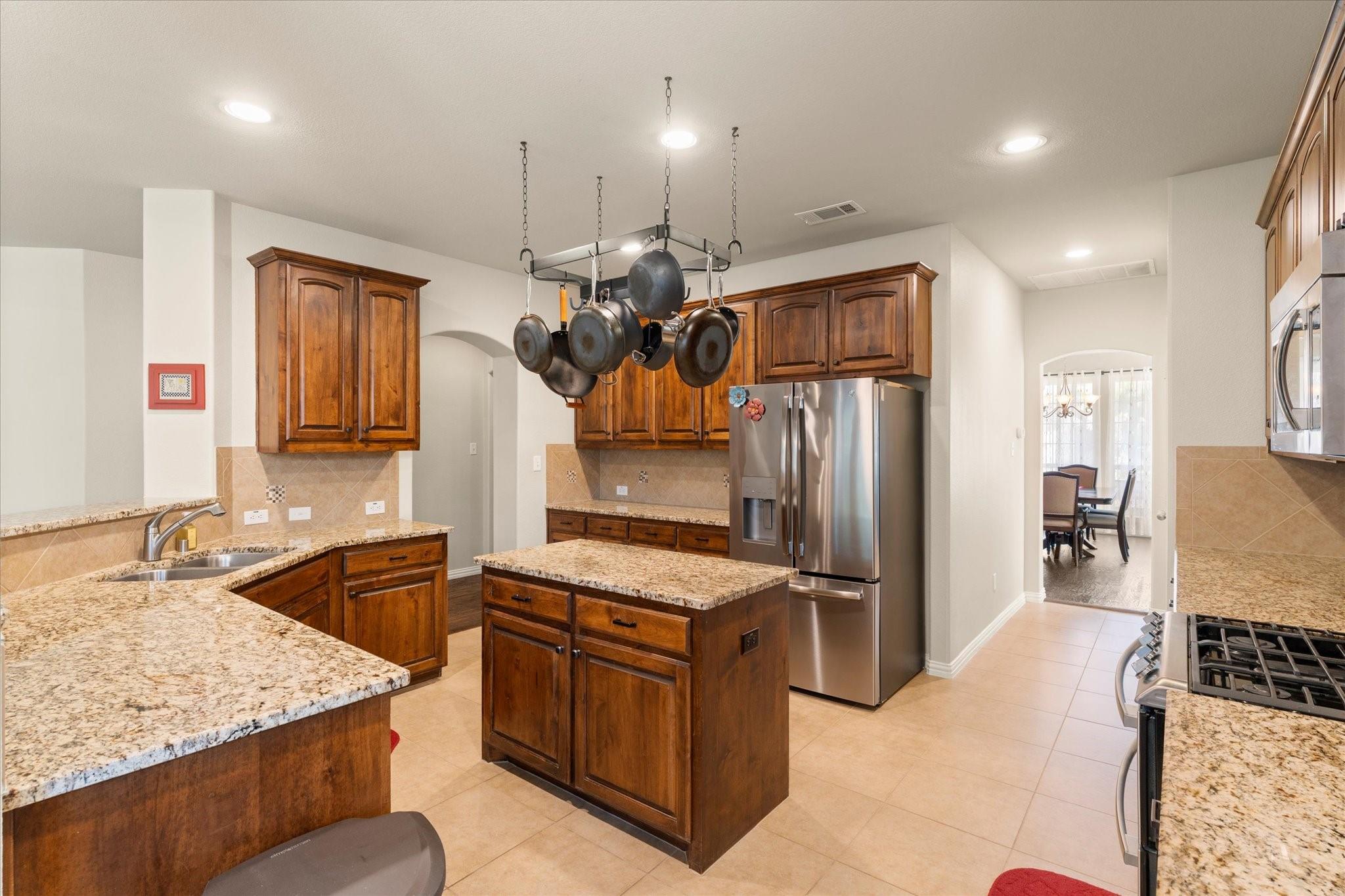 main property photo 11