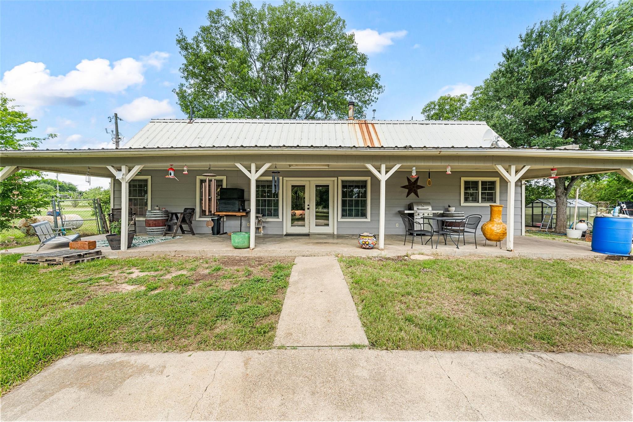 main property photo 23