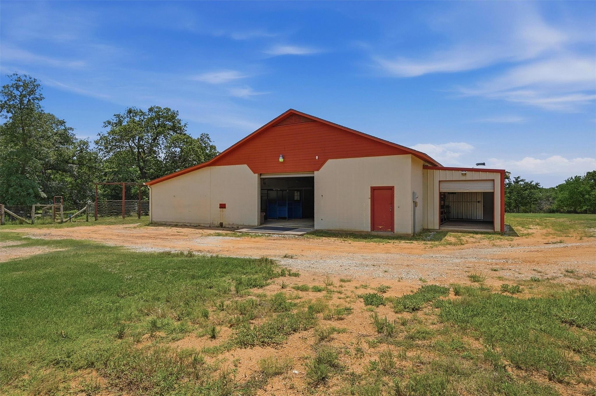 main property photo 19