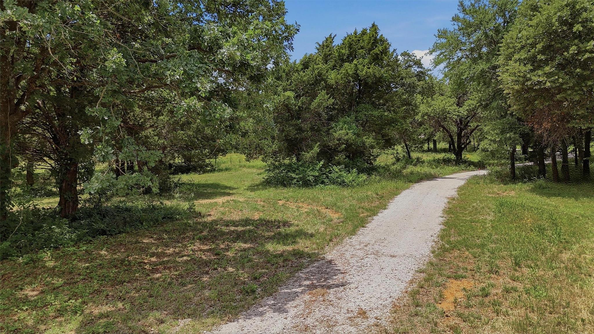 main property photo 29