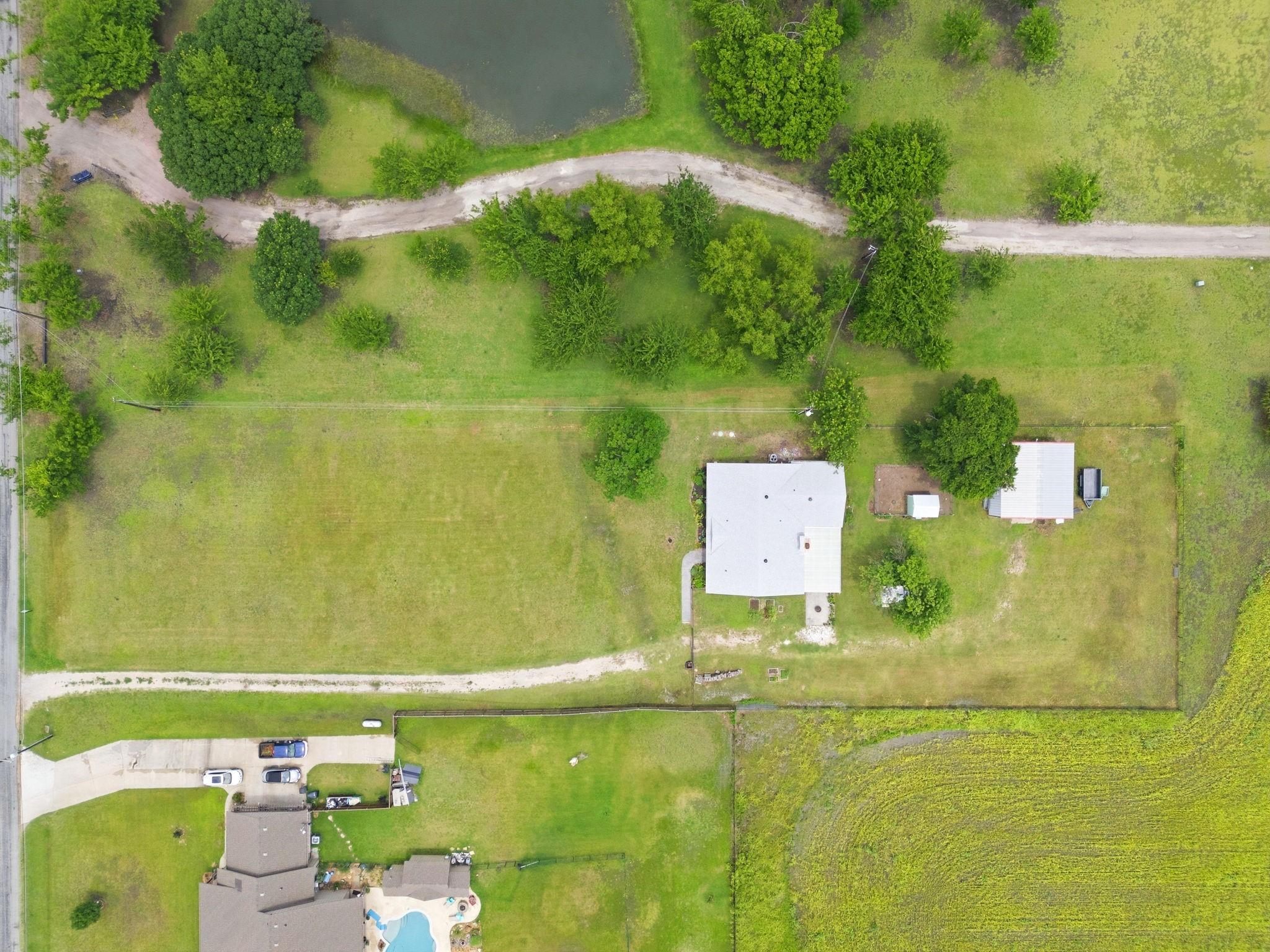 main property photo 28
