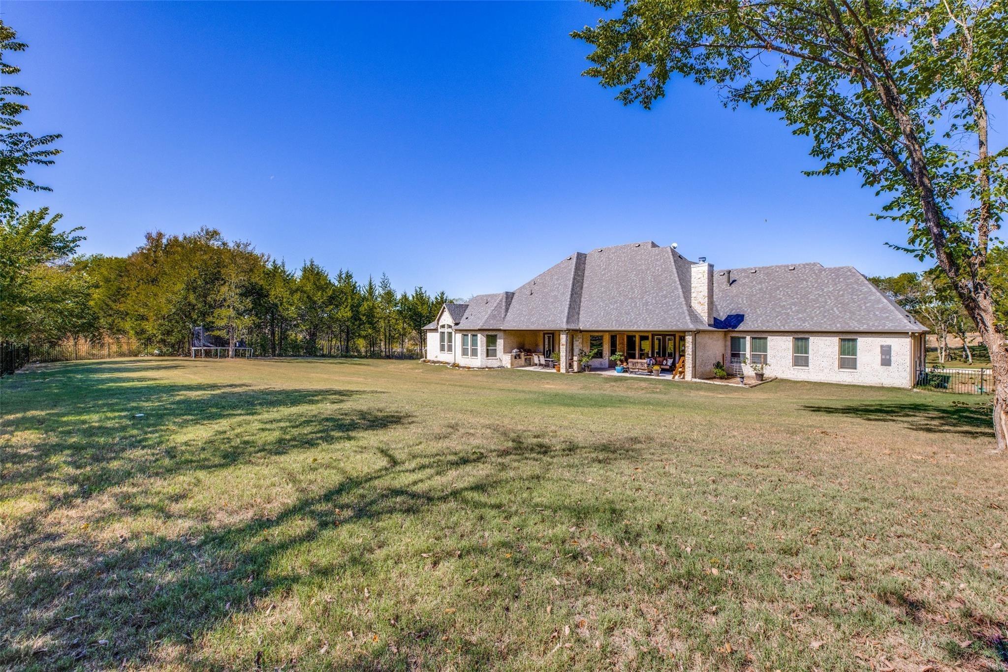 main property photo 30
