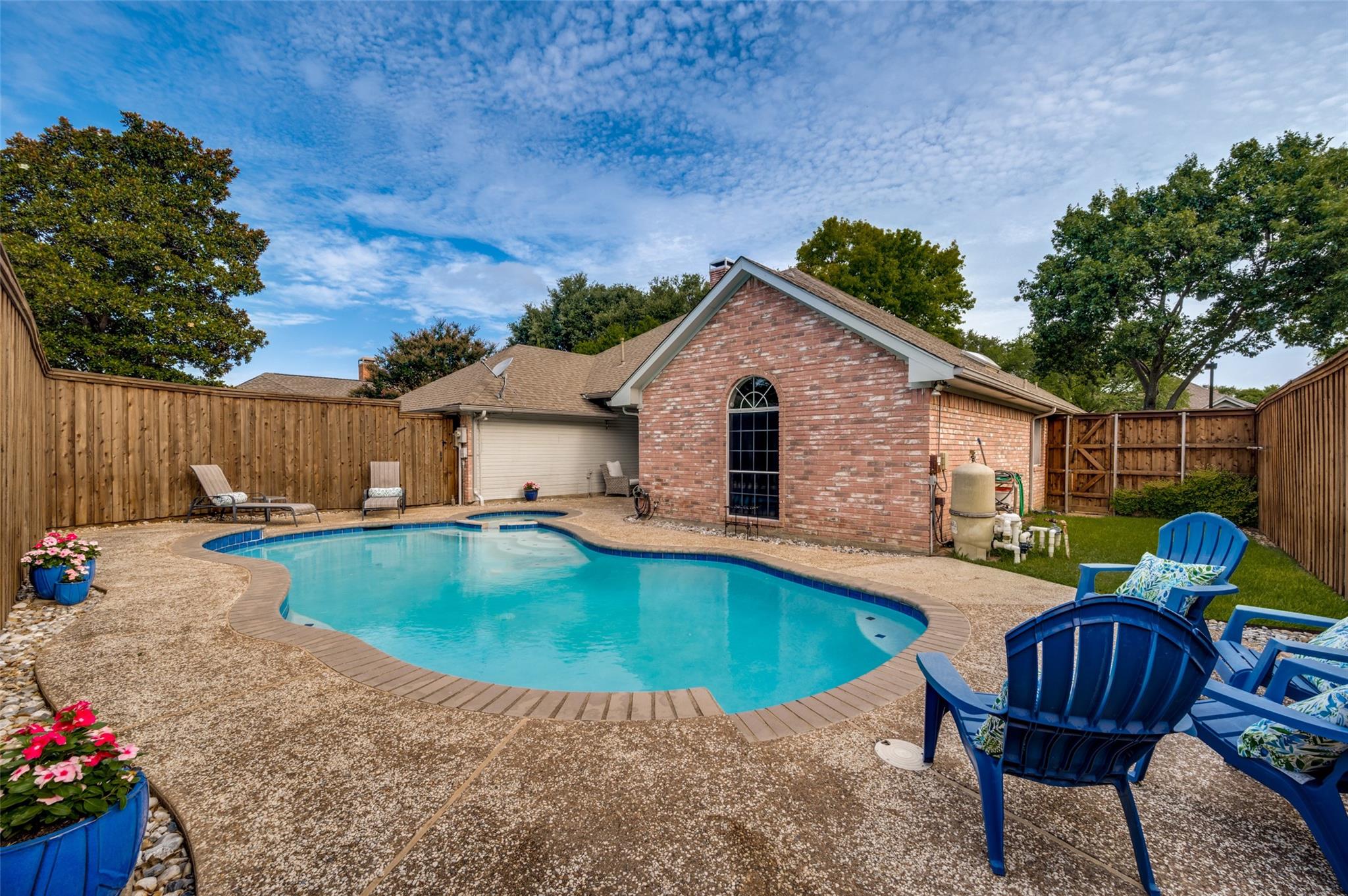 main property photo 23