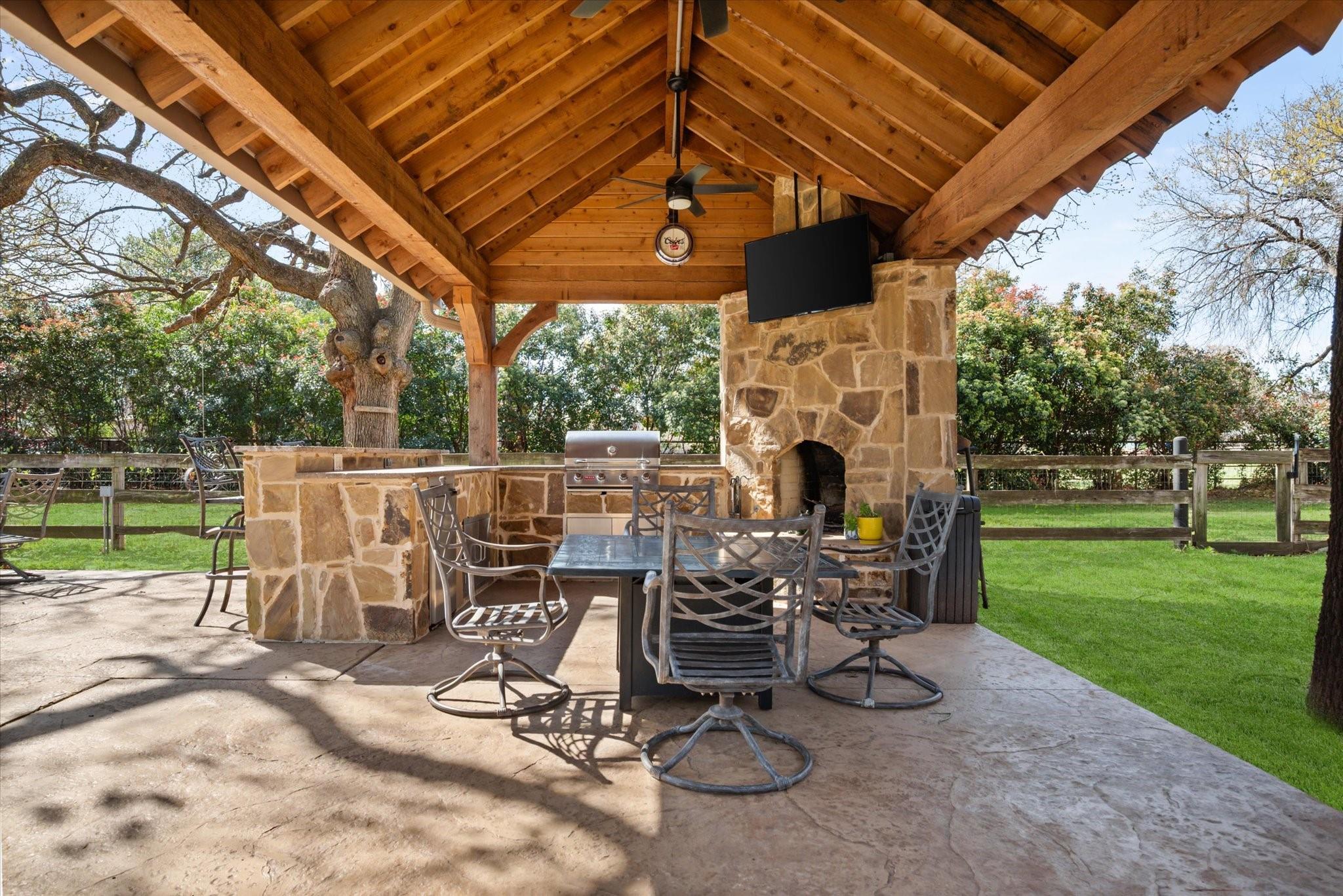 main property photo 22