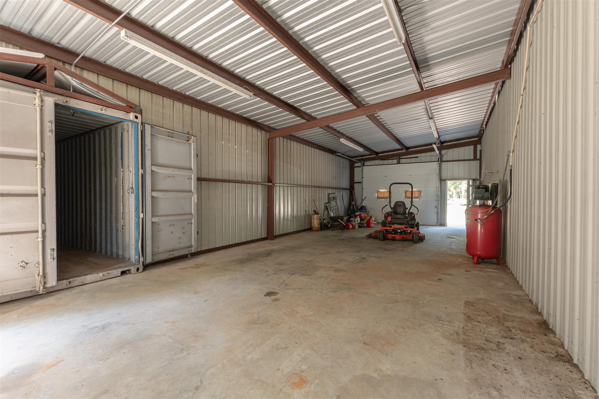 main property photo 27