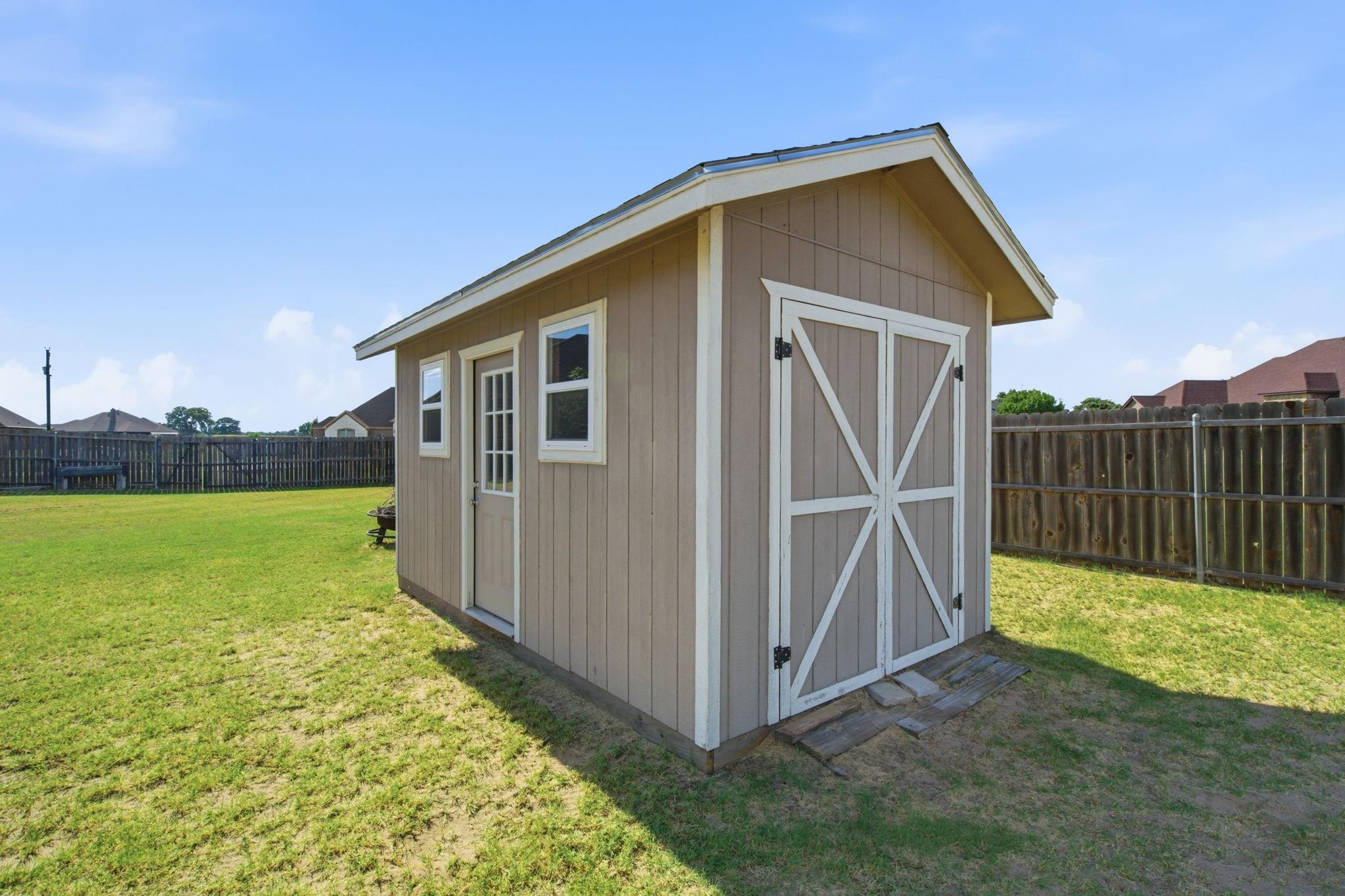 main property photo 37