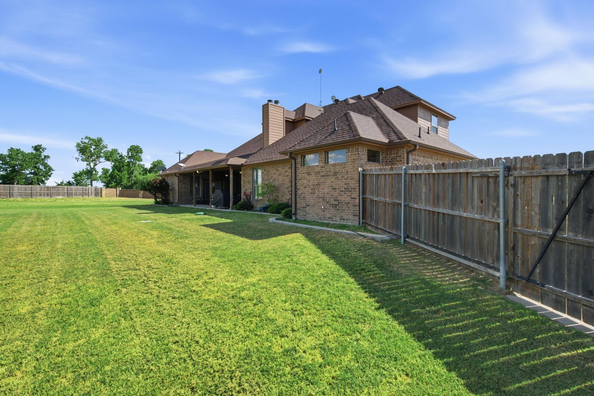 main property photo 38