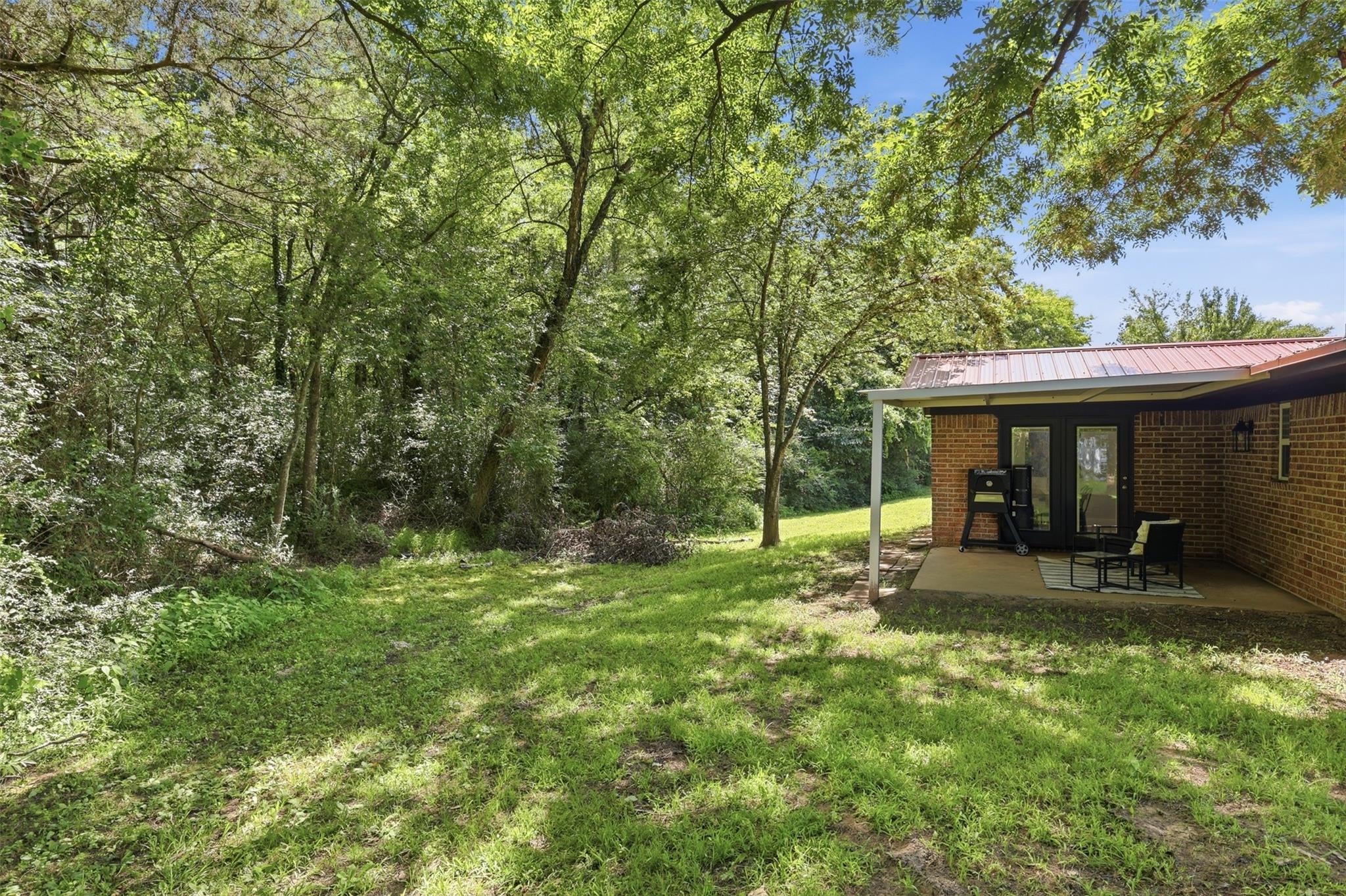 main property photo 23