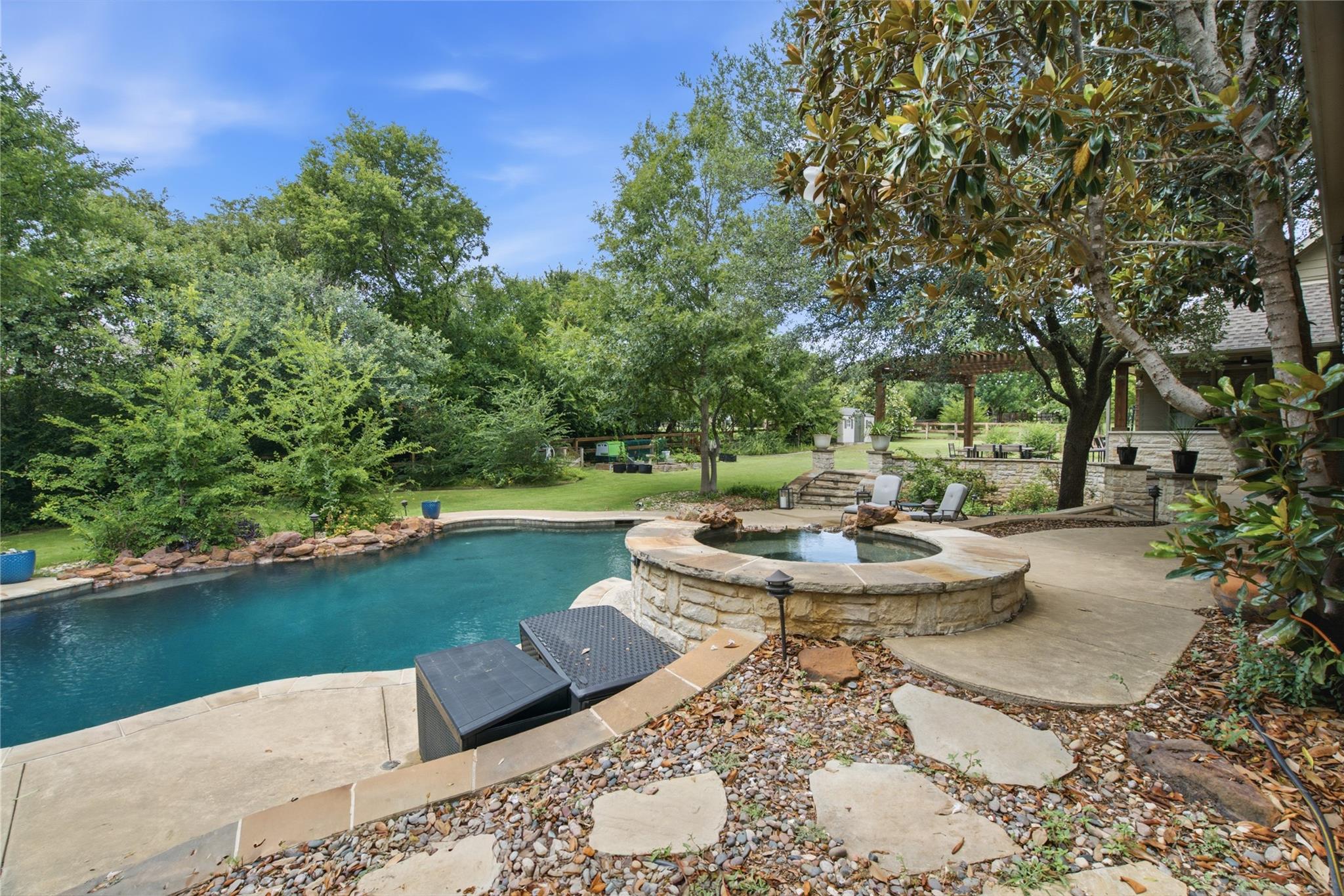 main property photo 21