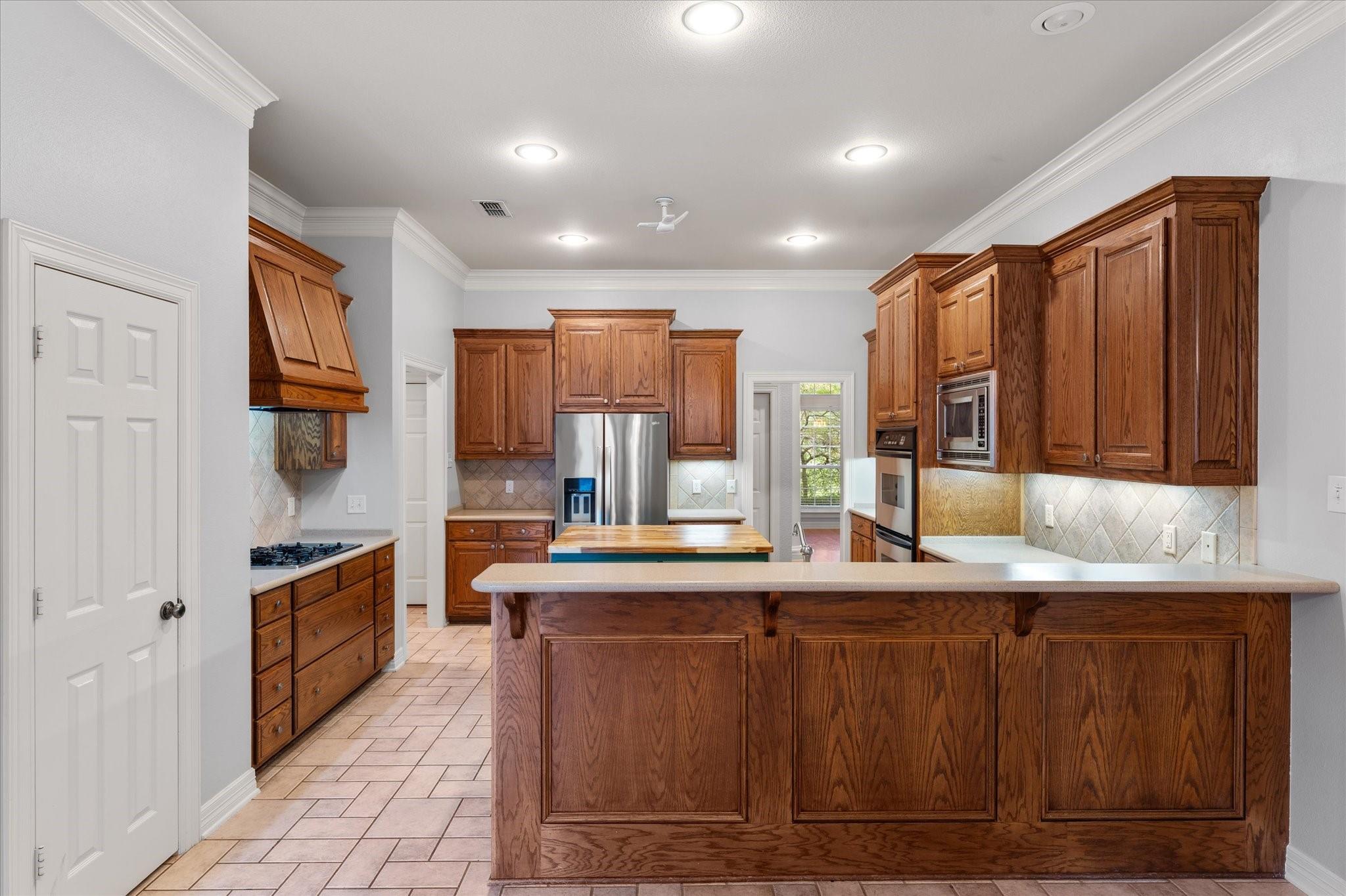 main property photo 14