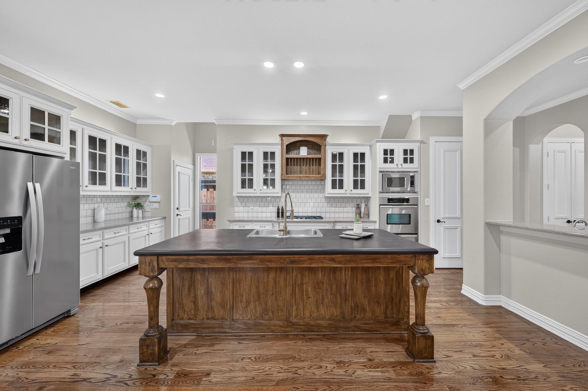 main property photo 9